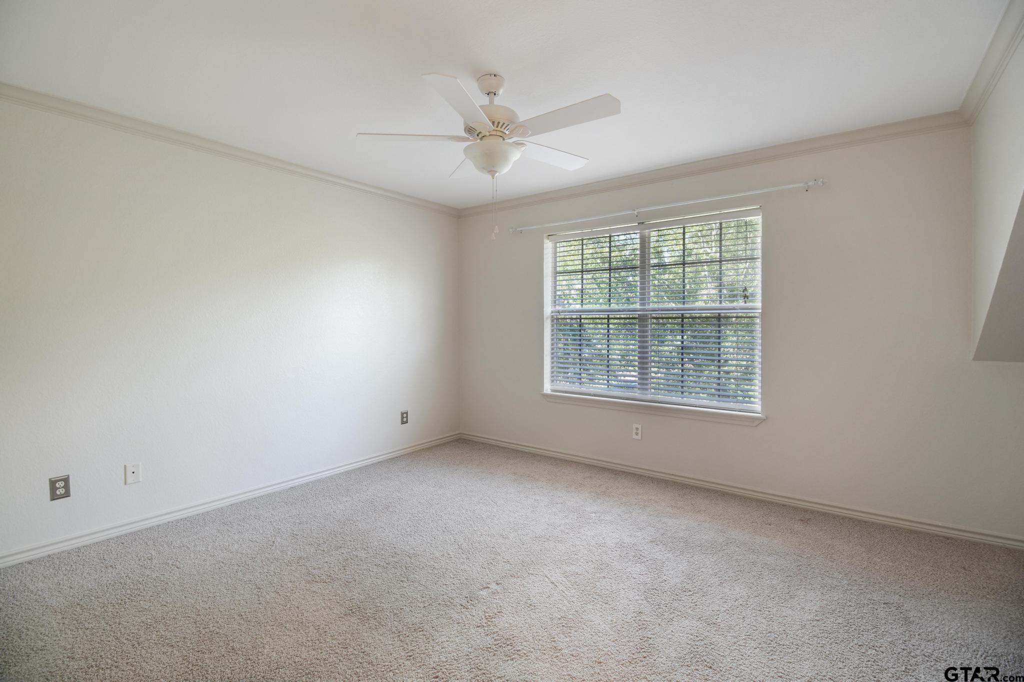 1660 Holcomb Circle