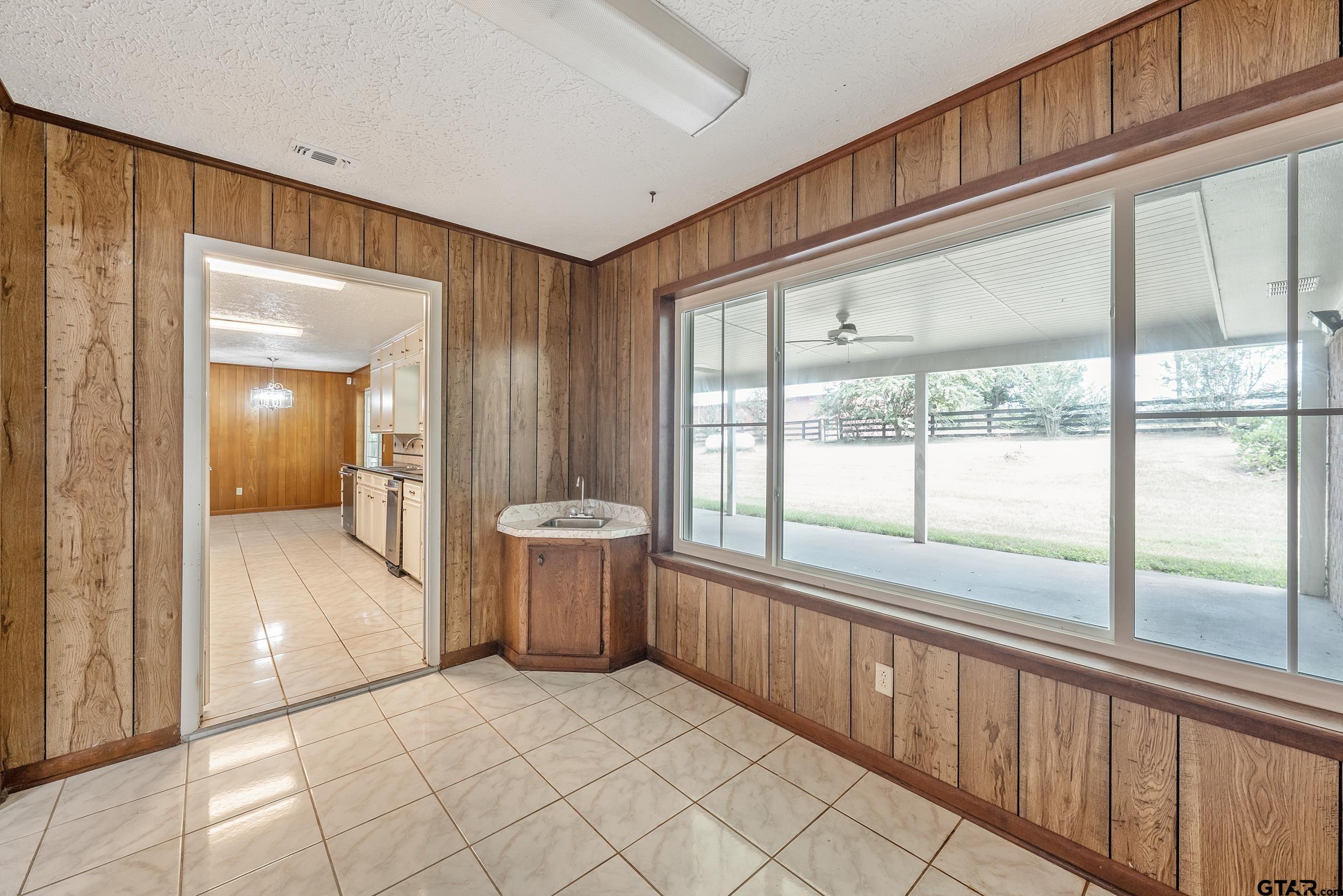 15911 US Hwy 79 E