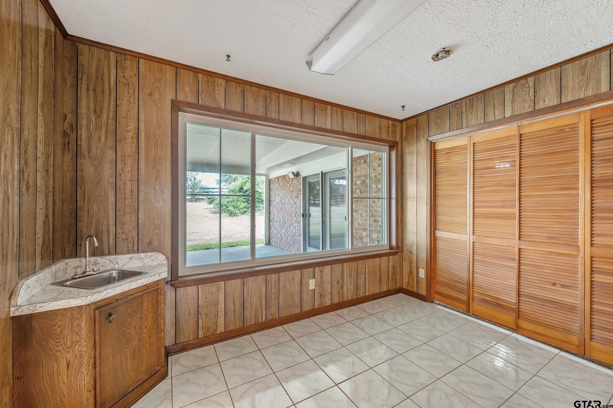 15911 US Hwy 79 E