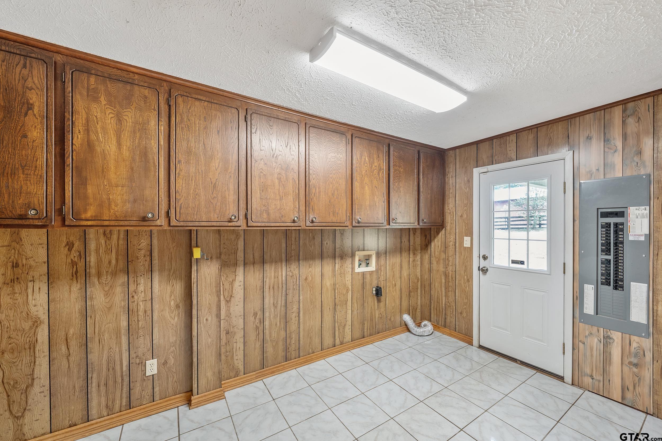 15911 US Hwy 79 E