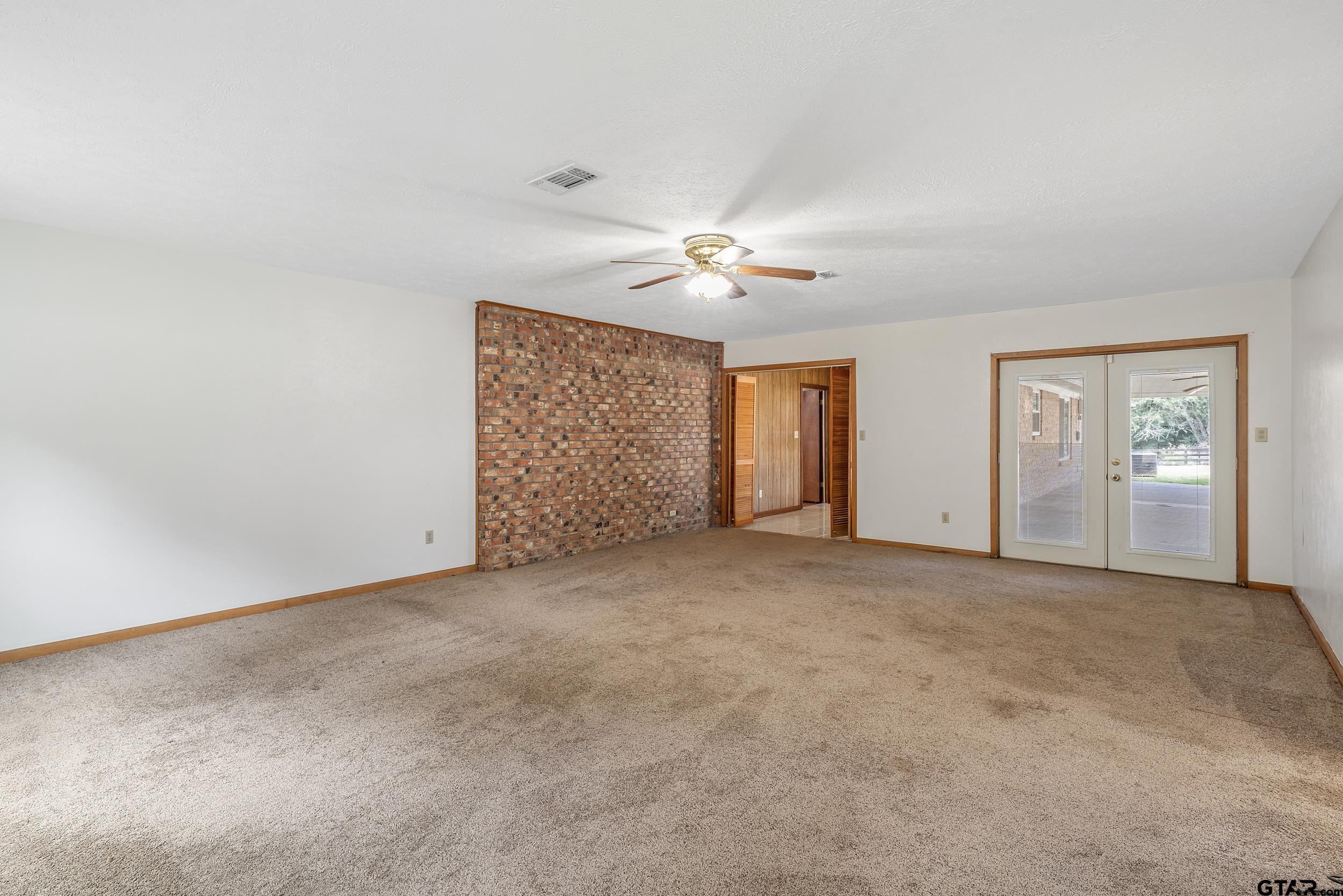 15911 US Hwy 79 E
