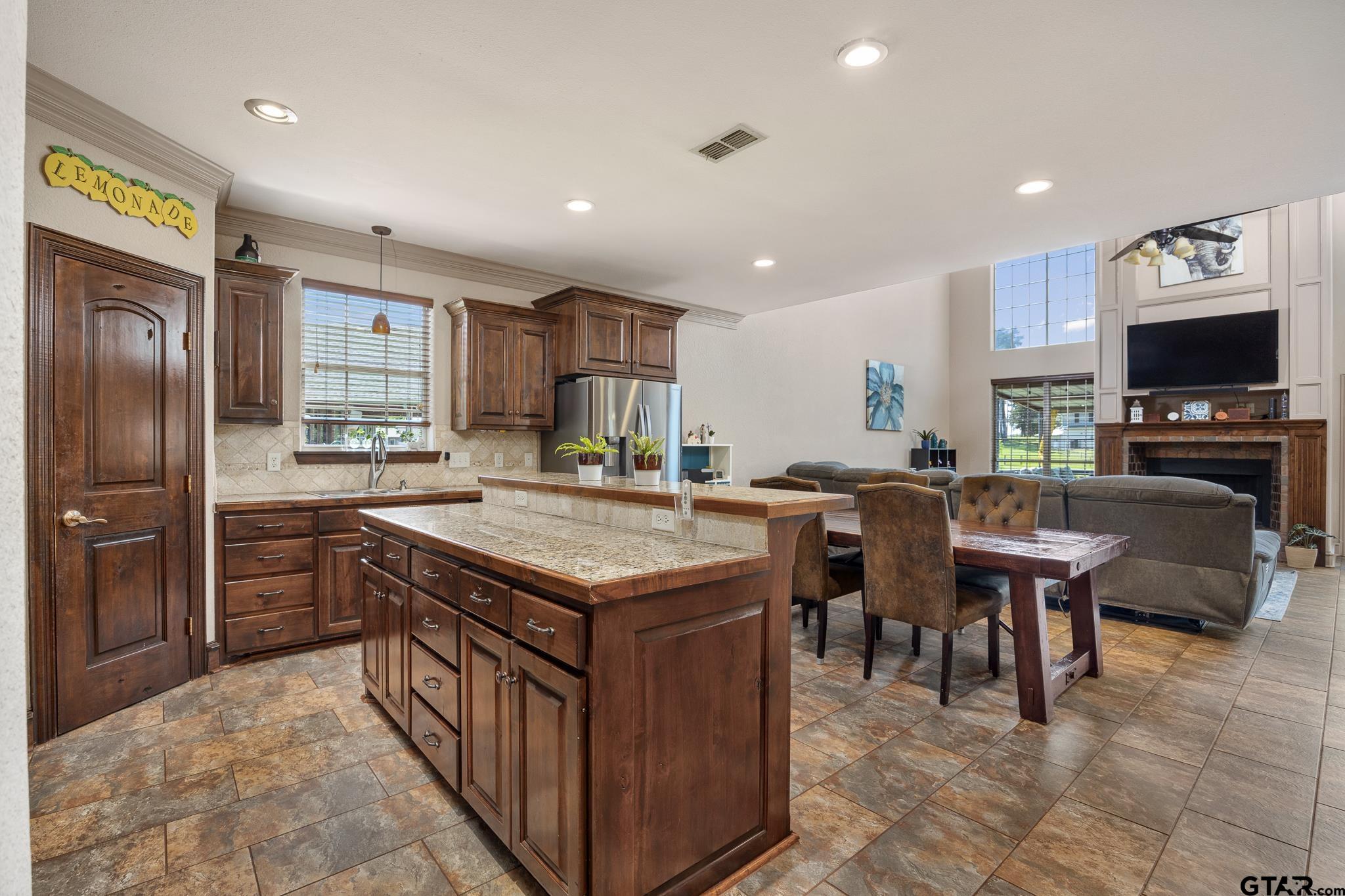15981 Cedar Bay
