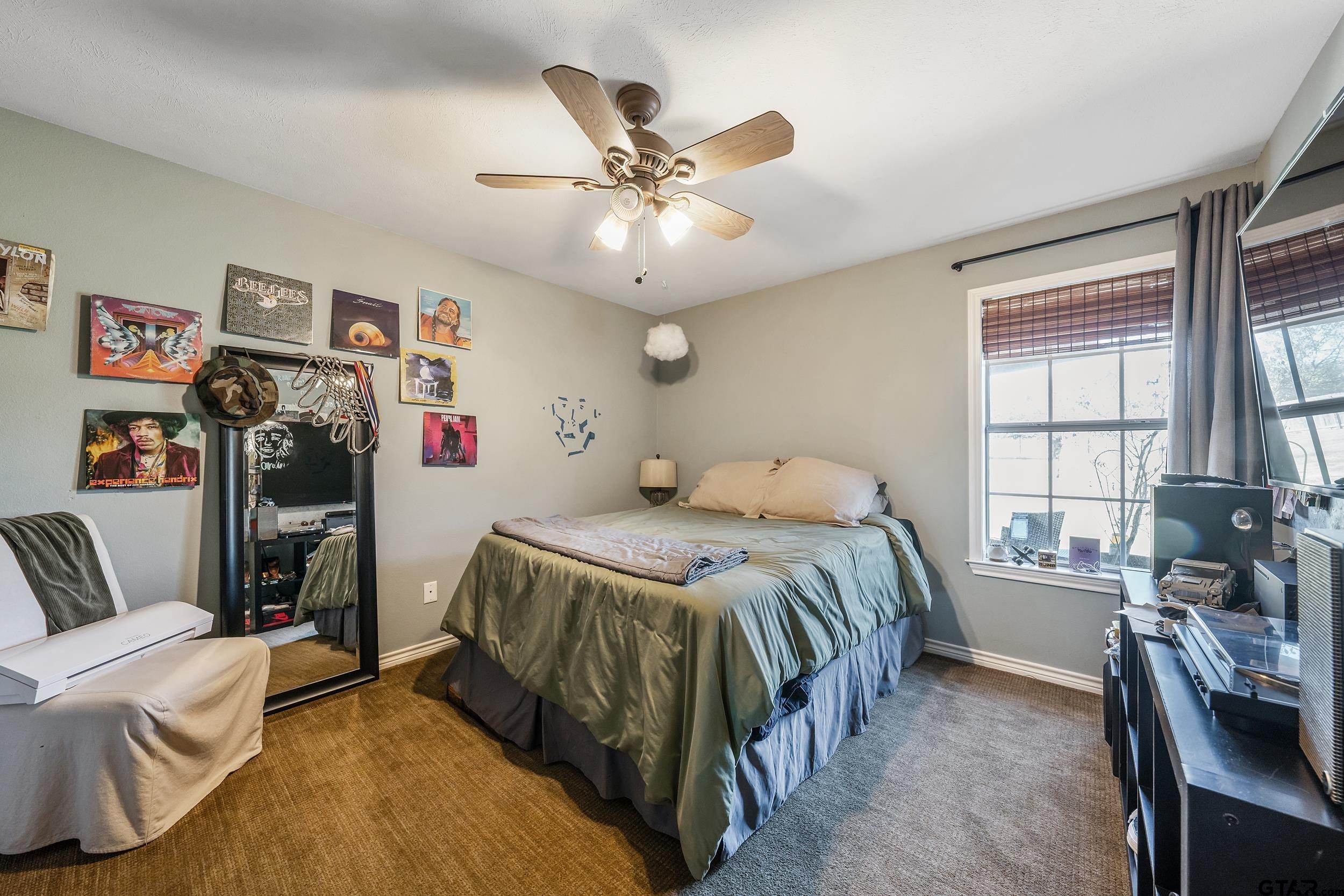 301 Hines Crossing