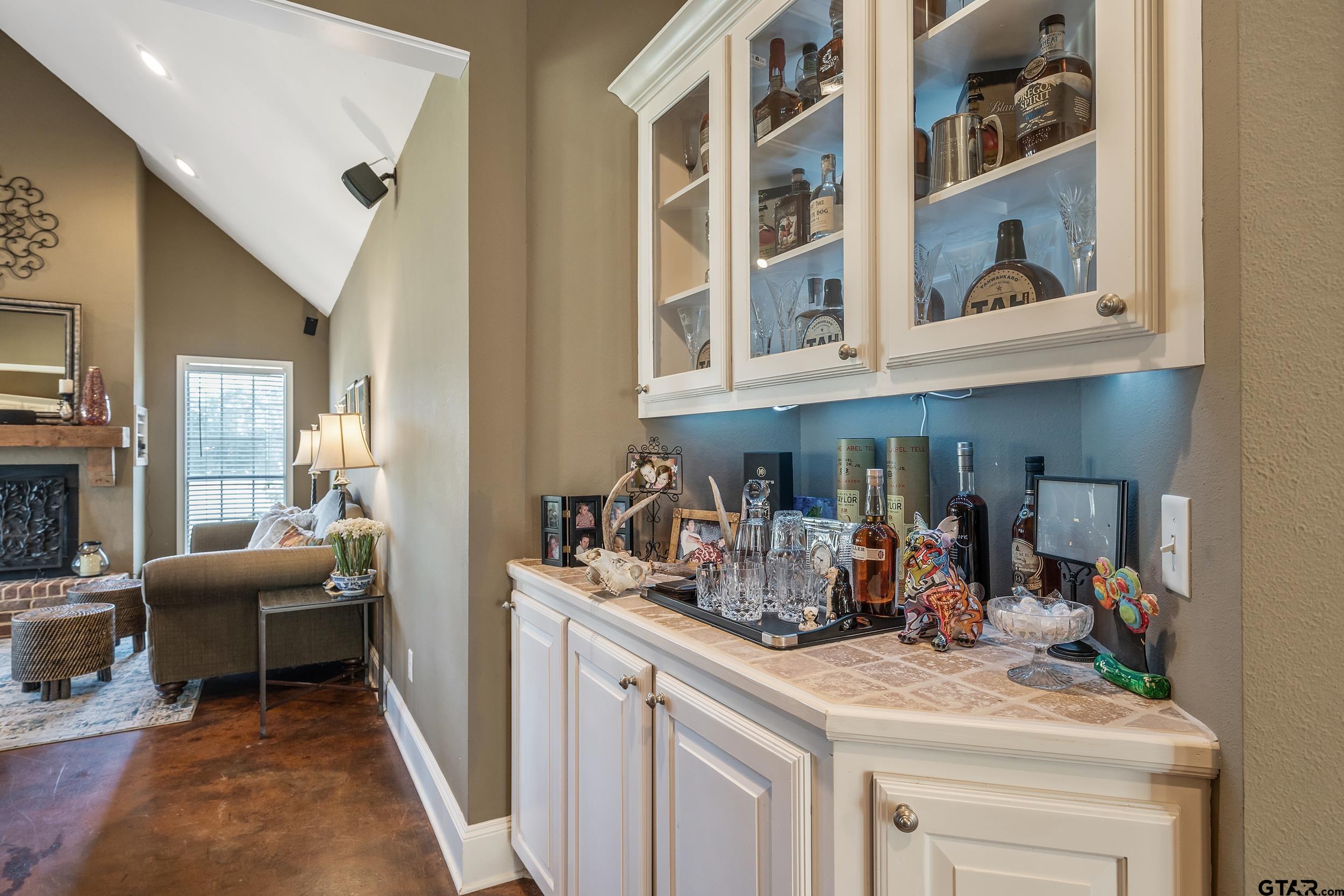 301 Hines Crossing