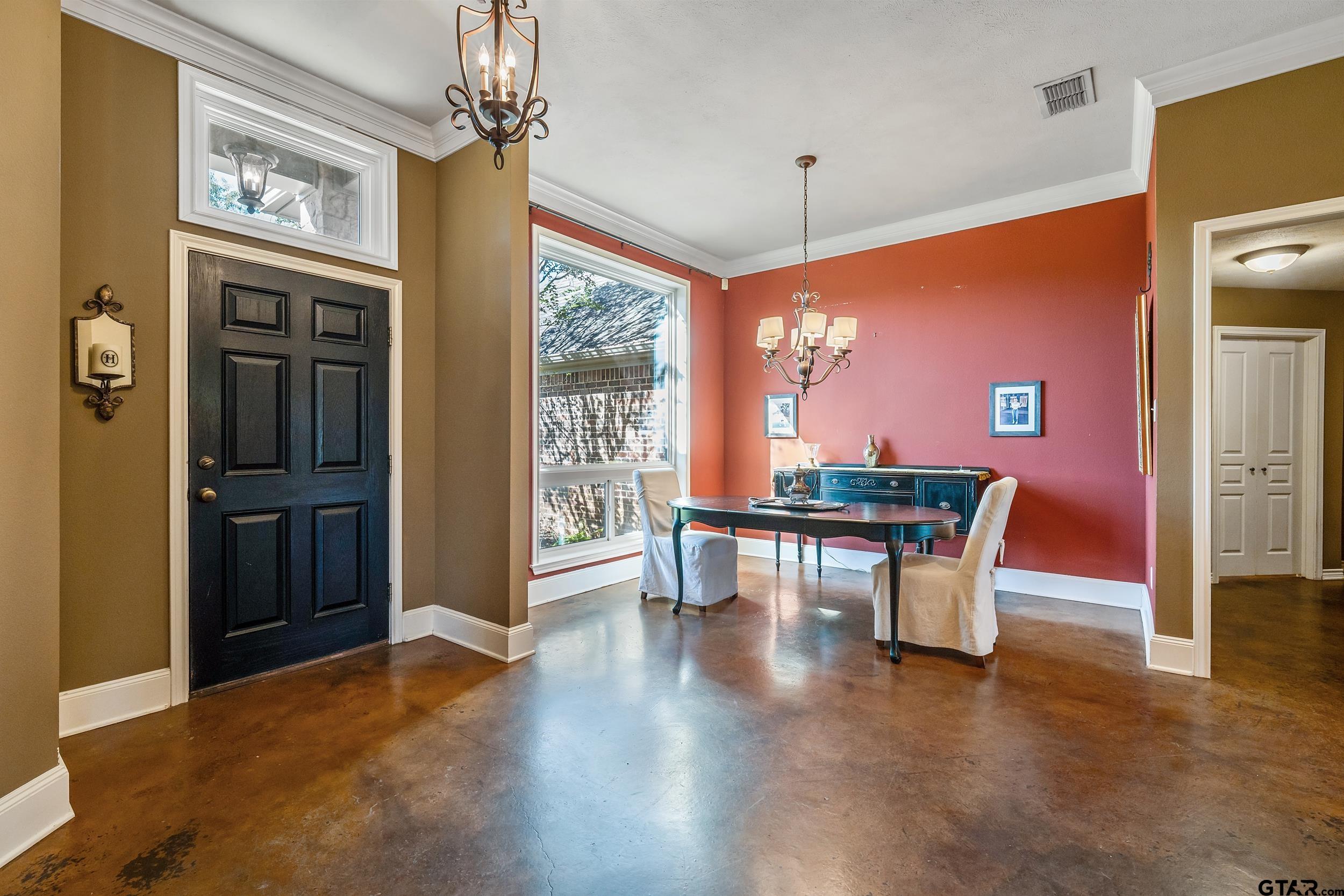 301 Hines Crossing