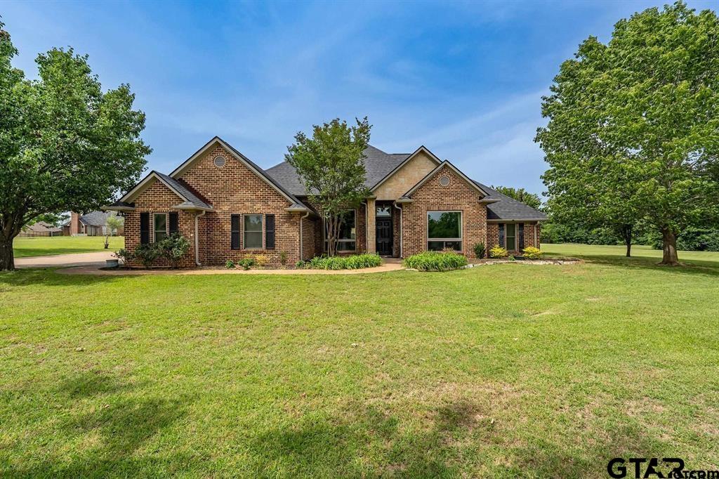 301 Hines Crossing