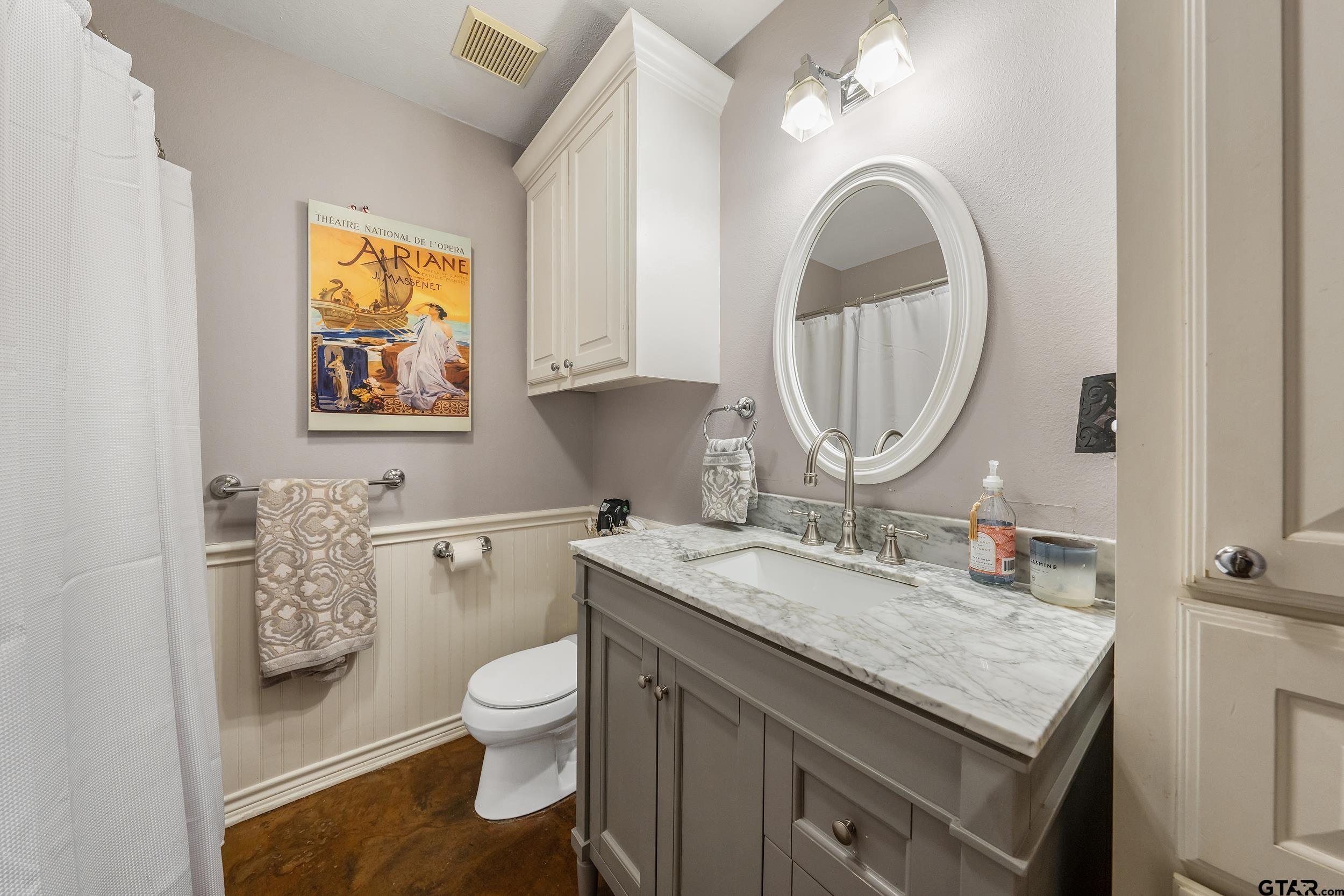 301 Hines Crossing