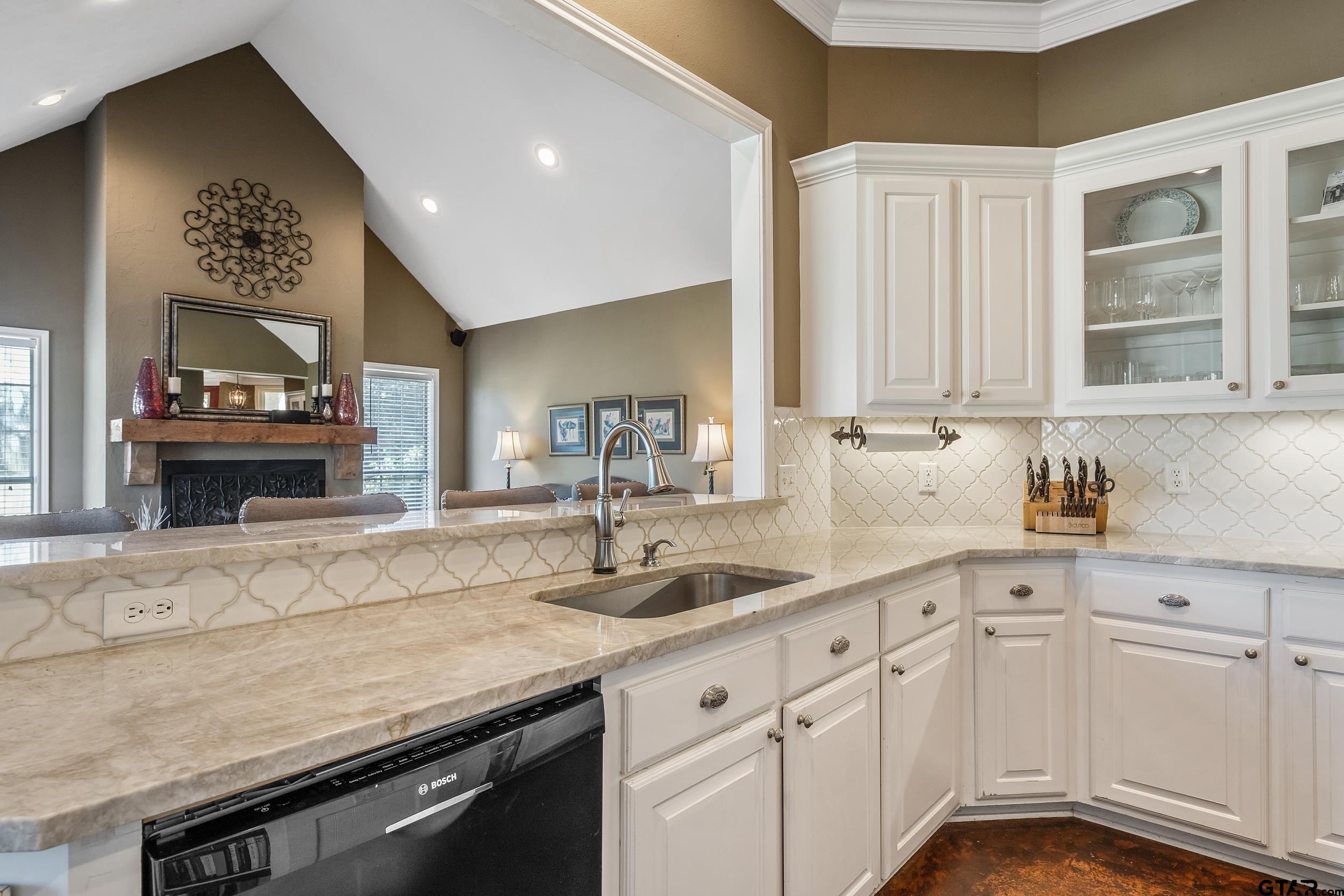 301 Hines Crossing
