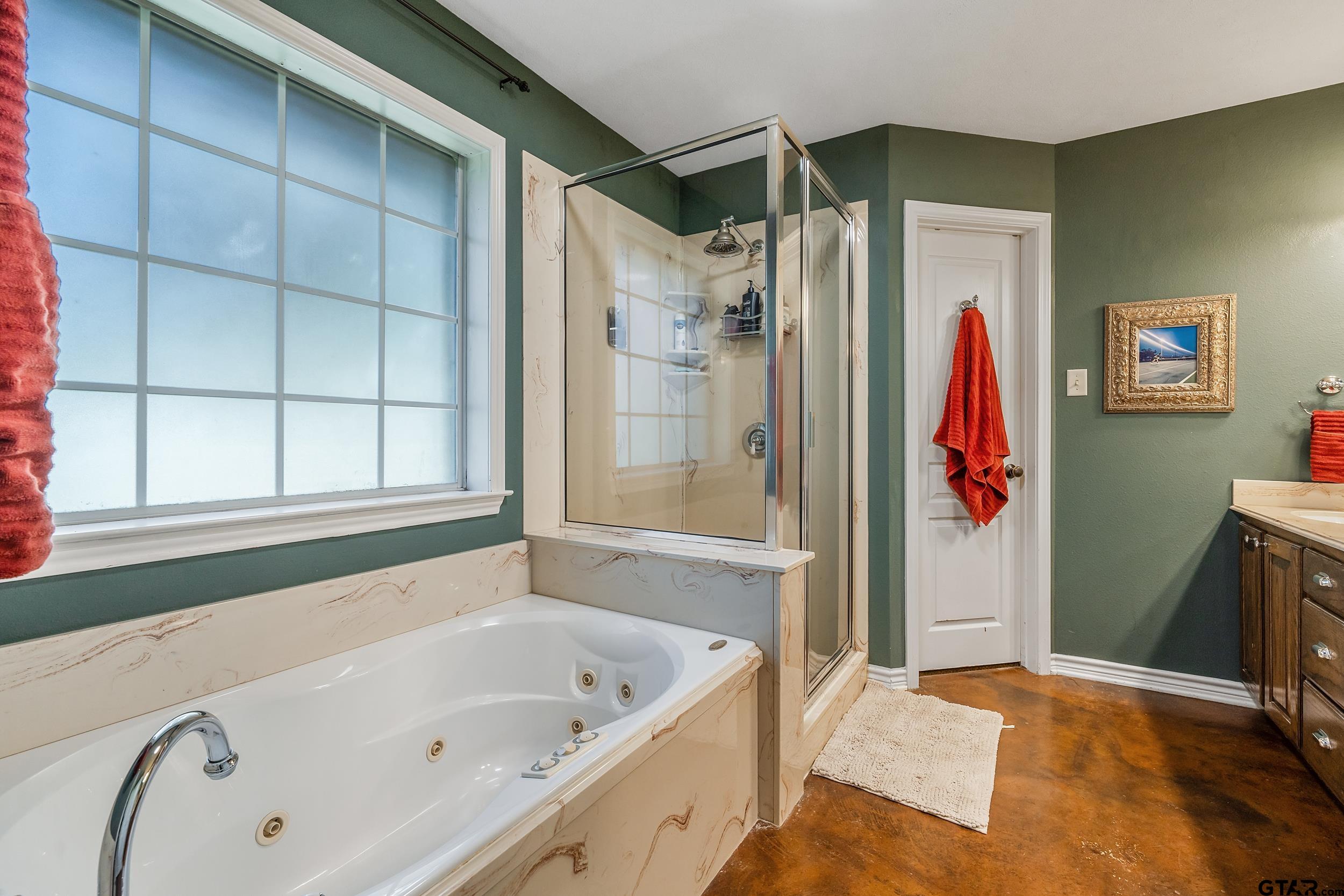 301 Hines Crossing