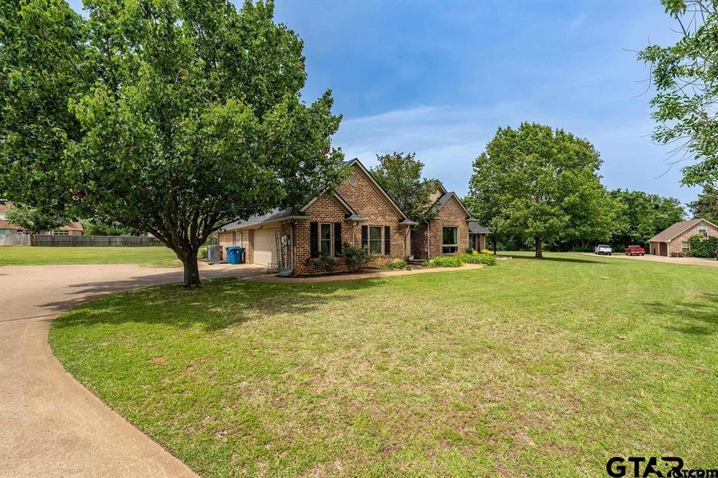 301 Hines Crossing