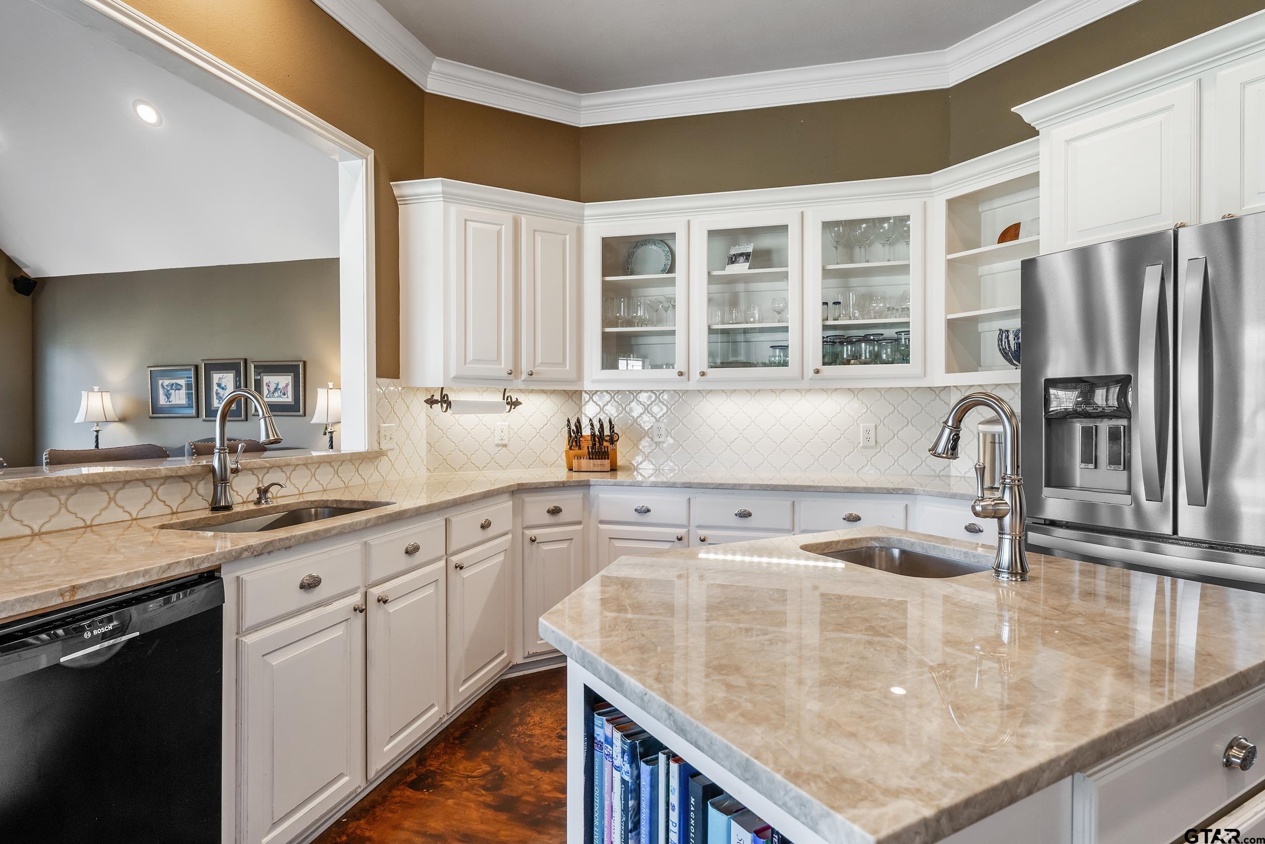 301 Hines Crossing