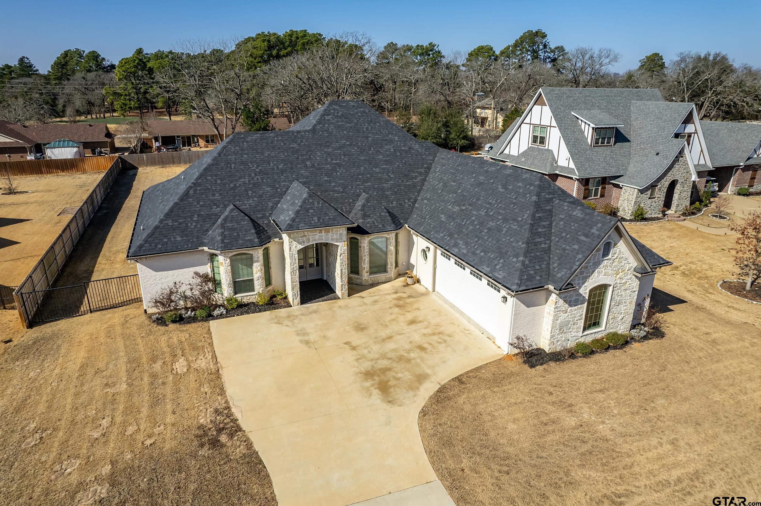 204 Winged Foot Dr