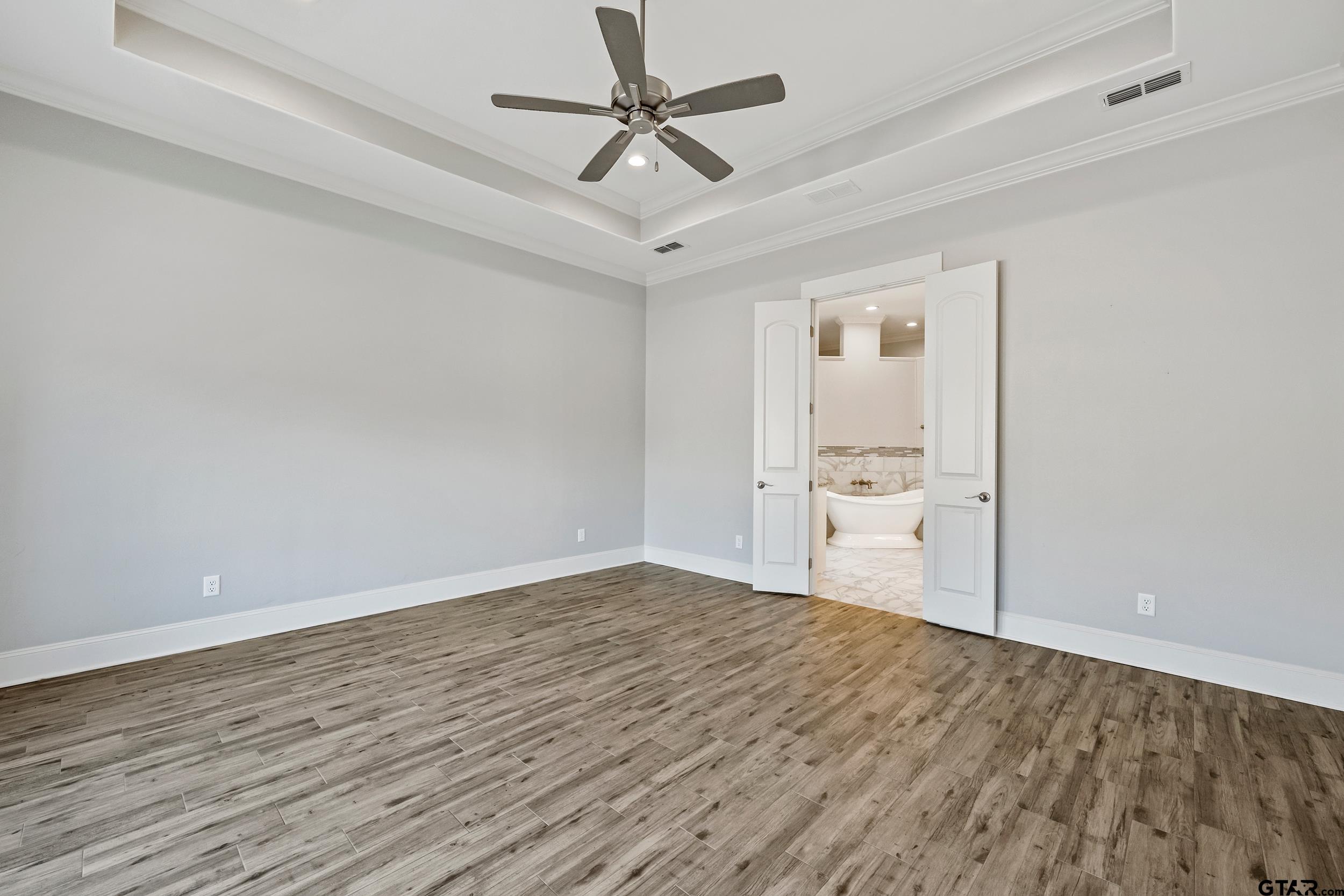 204 Winged Foot Dr