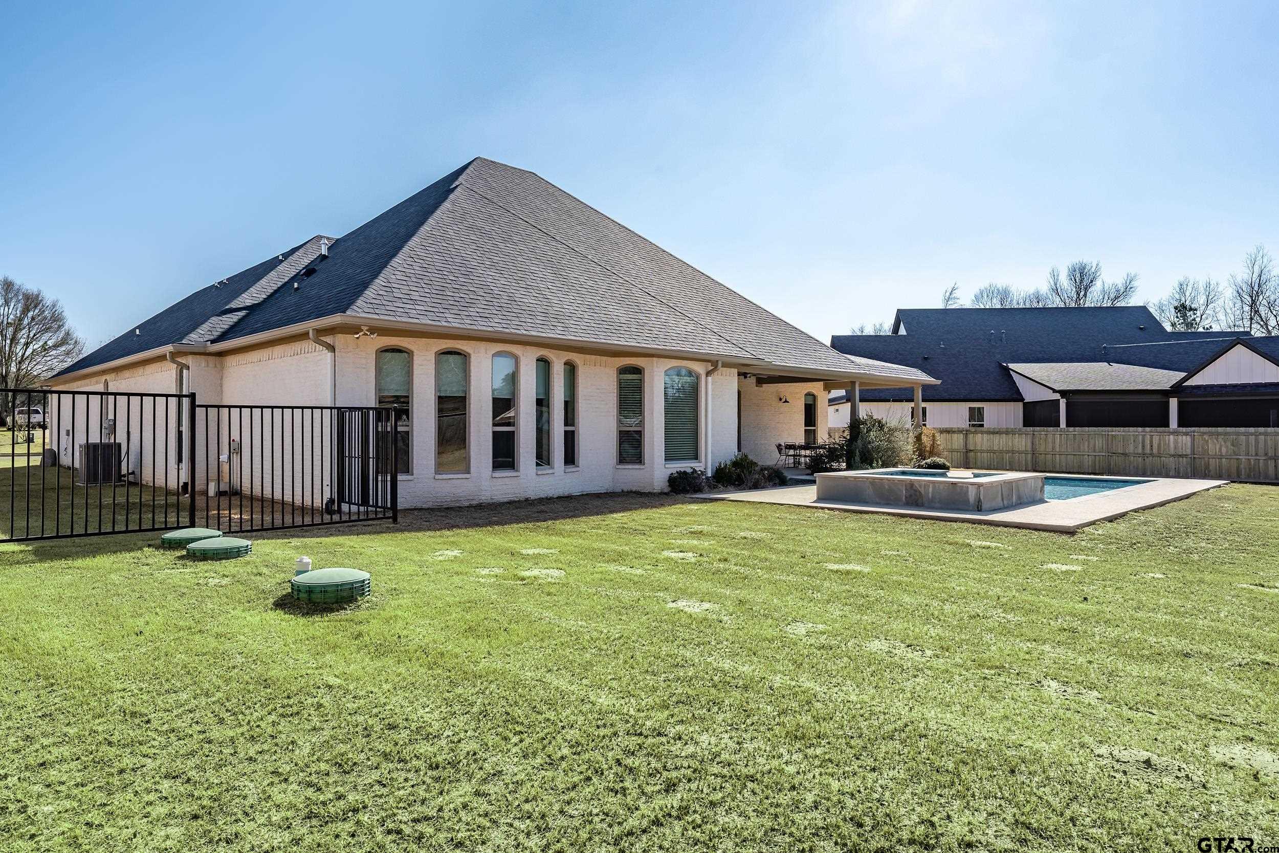 204 Winged Foot Dr