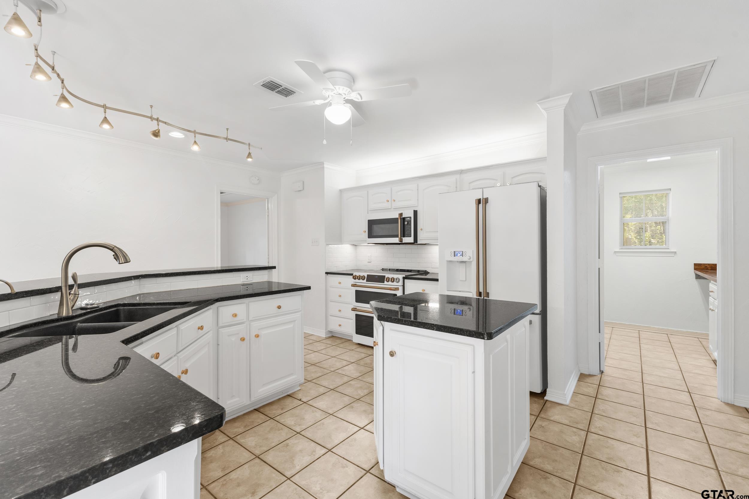14336 E Ridge Rd