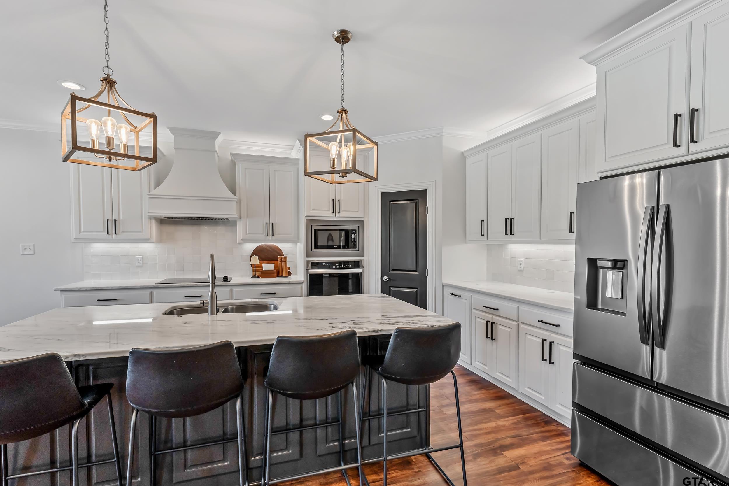 21849 Country Meadows