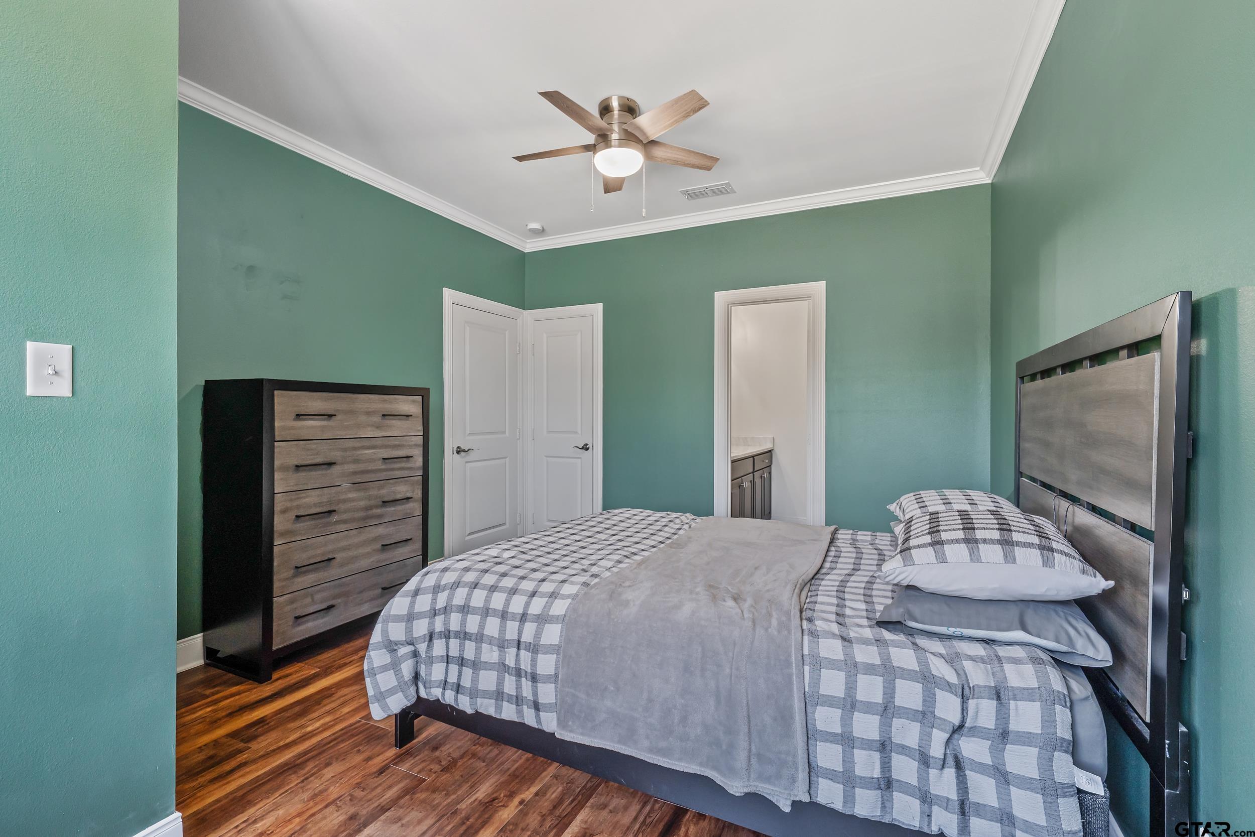 21849 Country Meadows