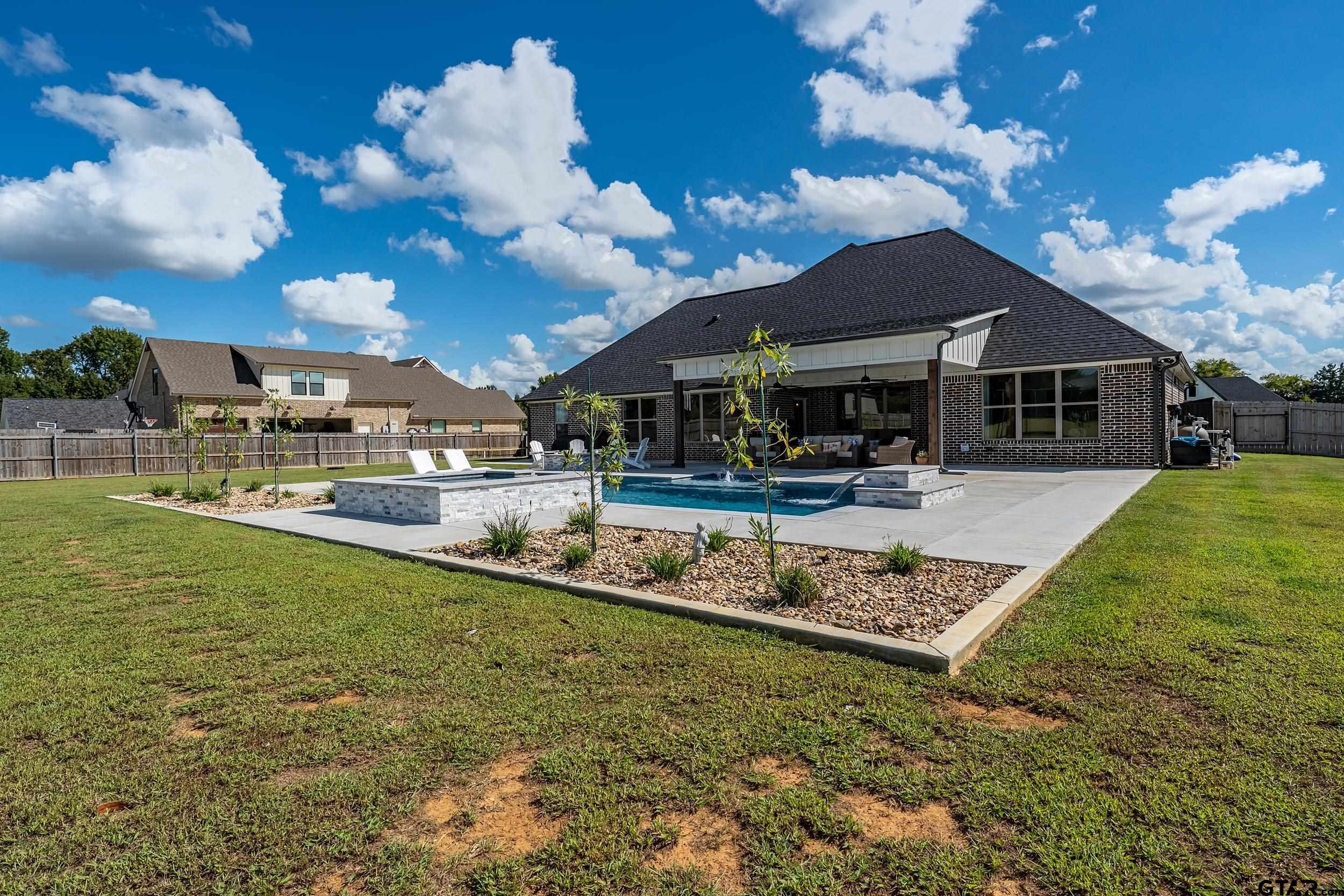 21849 Country Meadows