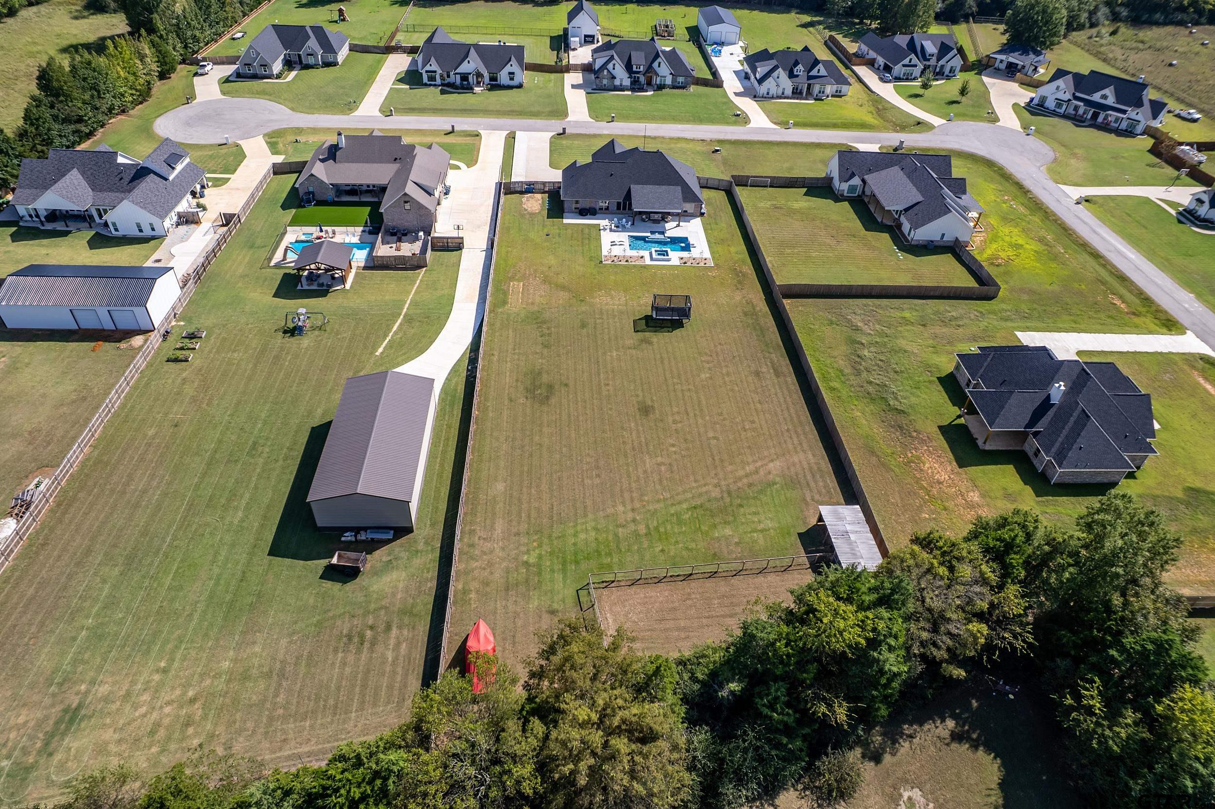 21849 Country Meadows