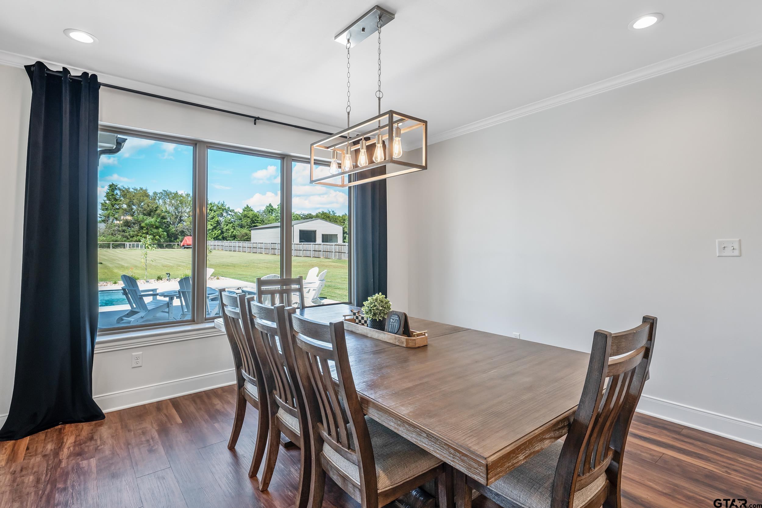 21849 Country Meadows