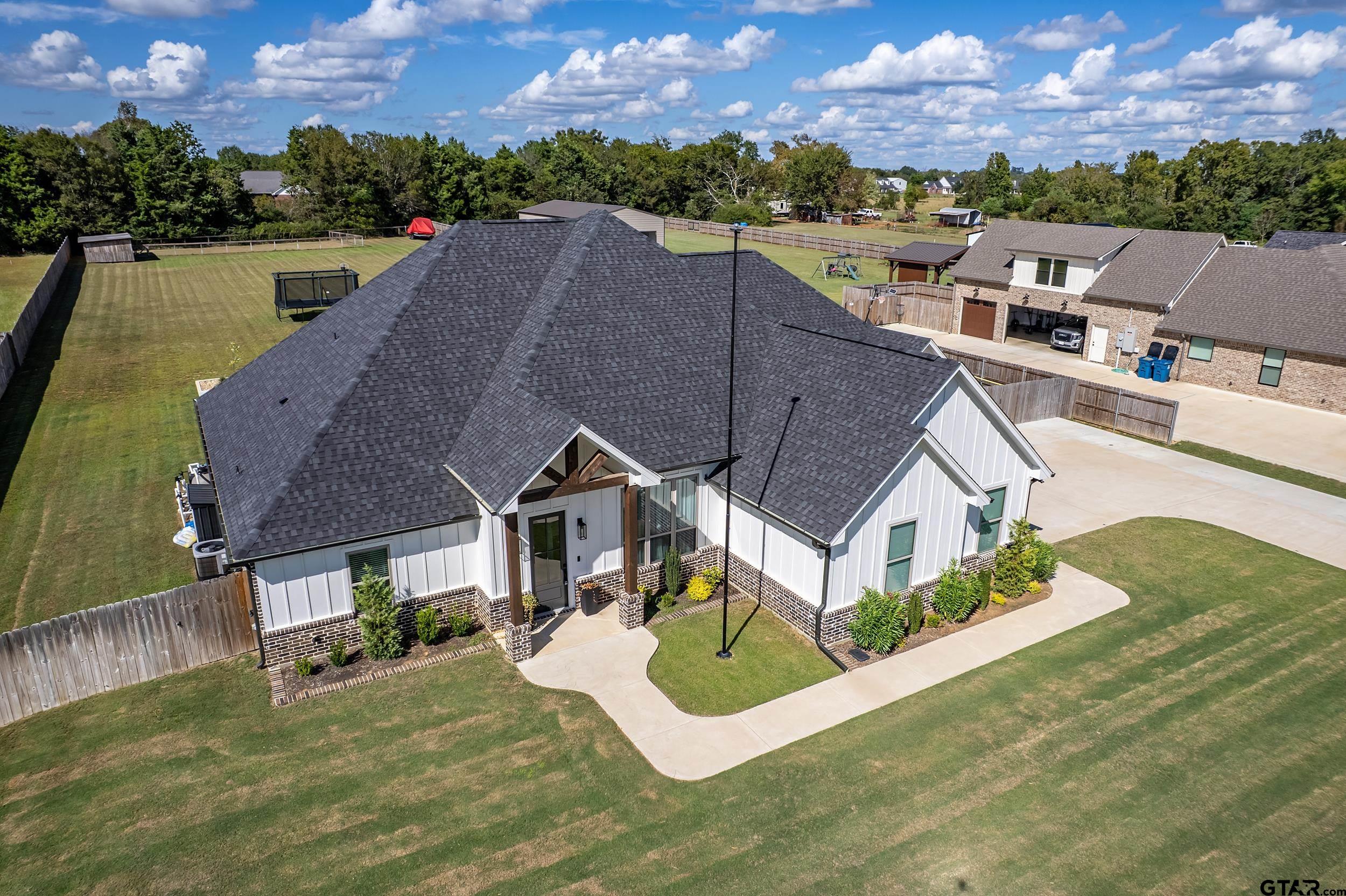 21849 Country Meadows