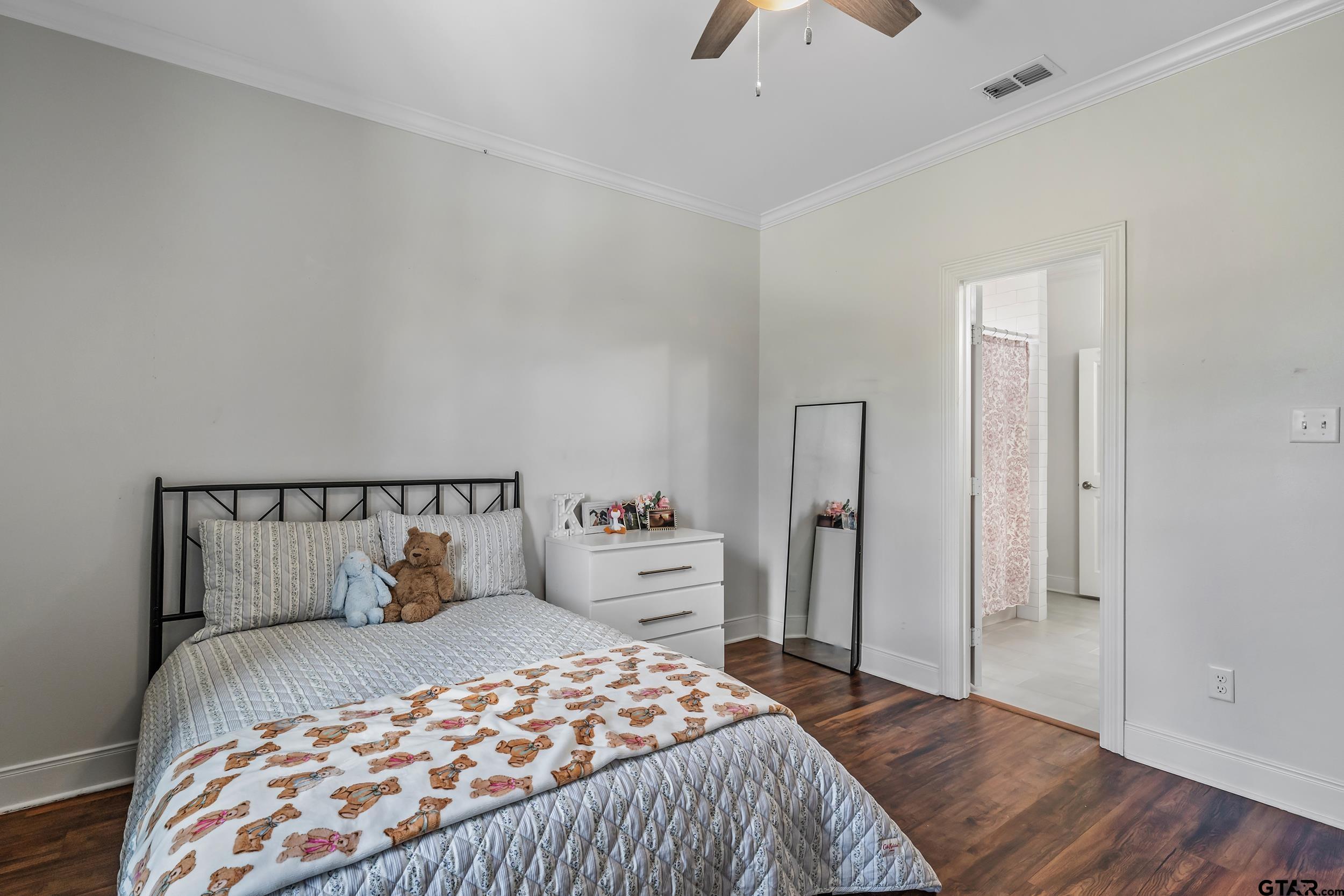 21849 Country Meadows