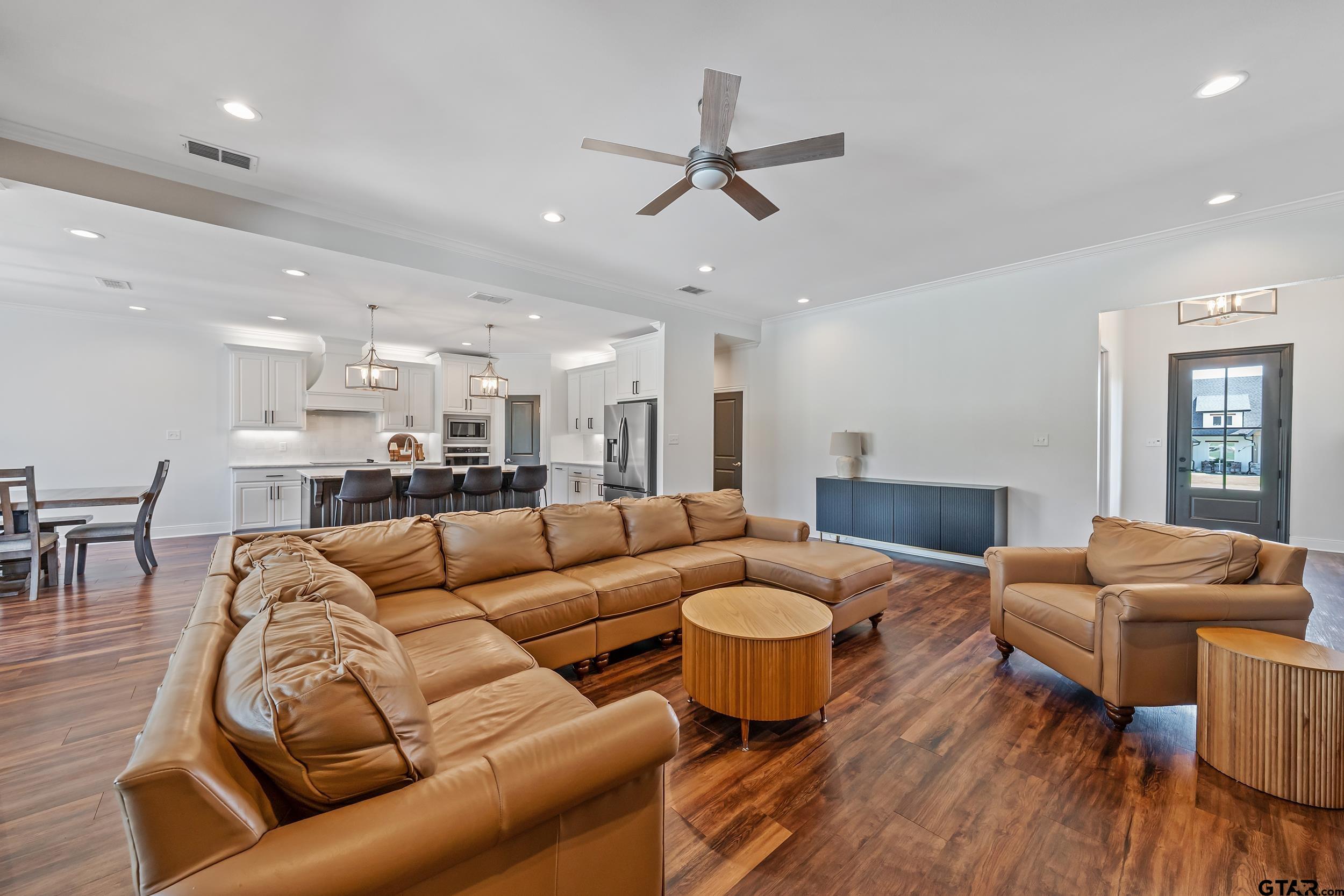 21849 Country Meadows