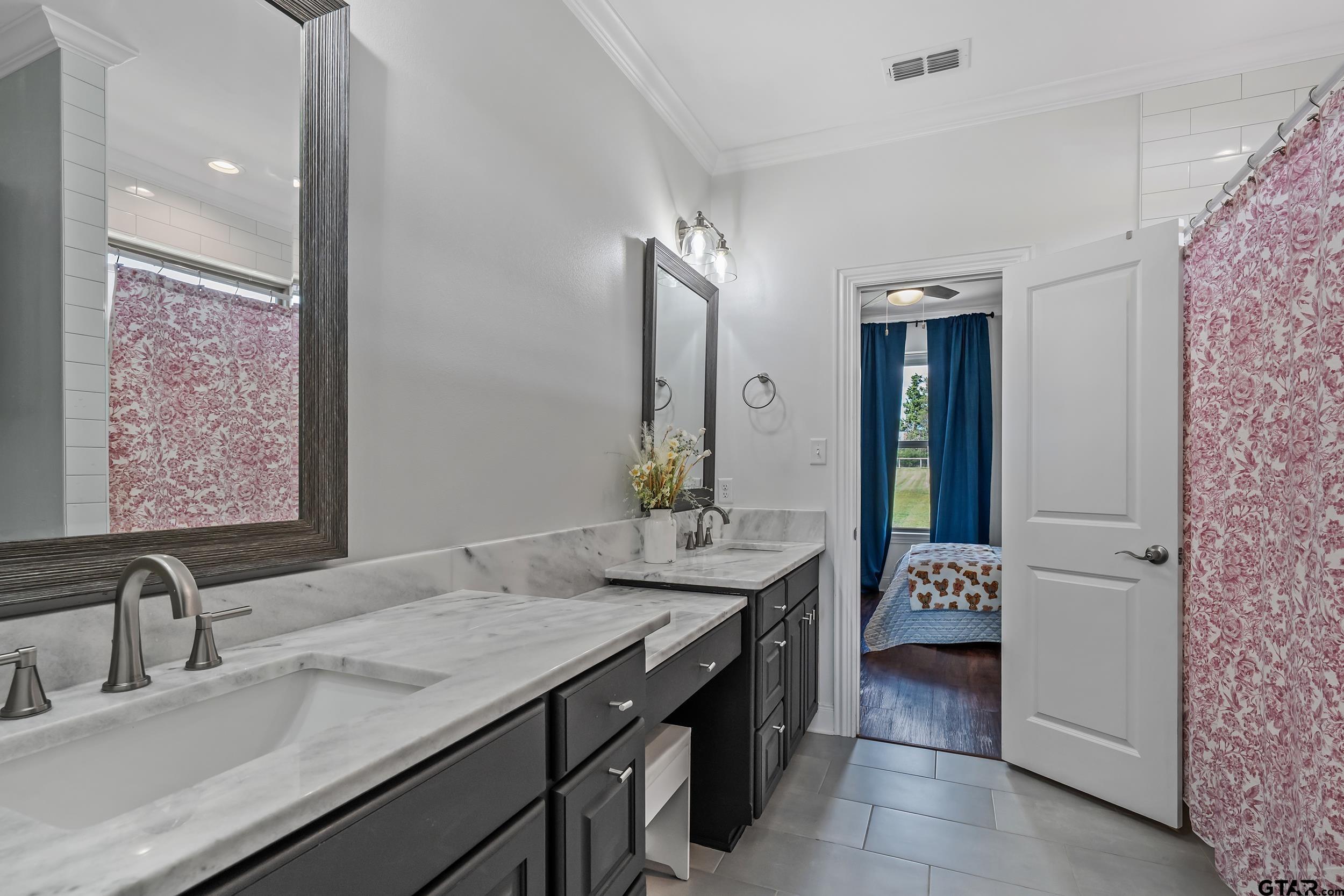 21849 Country Meadows