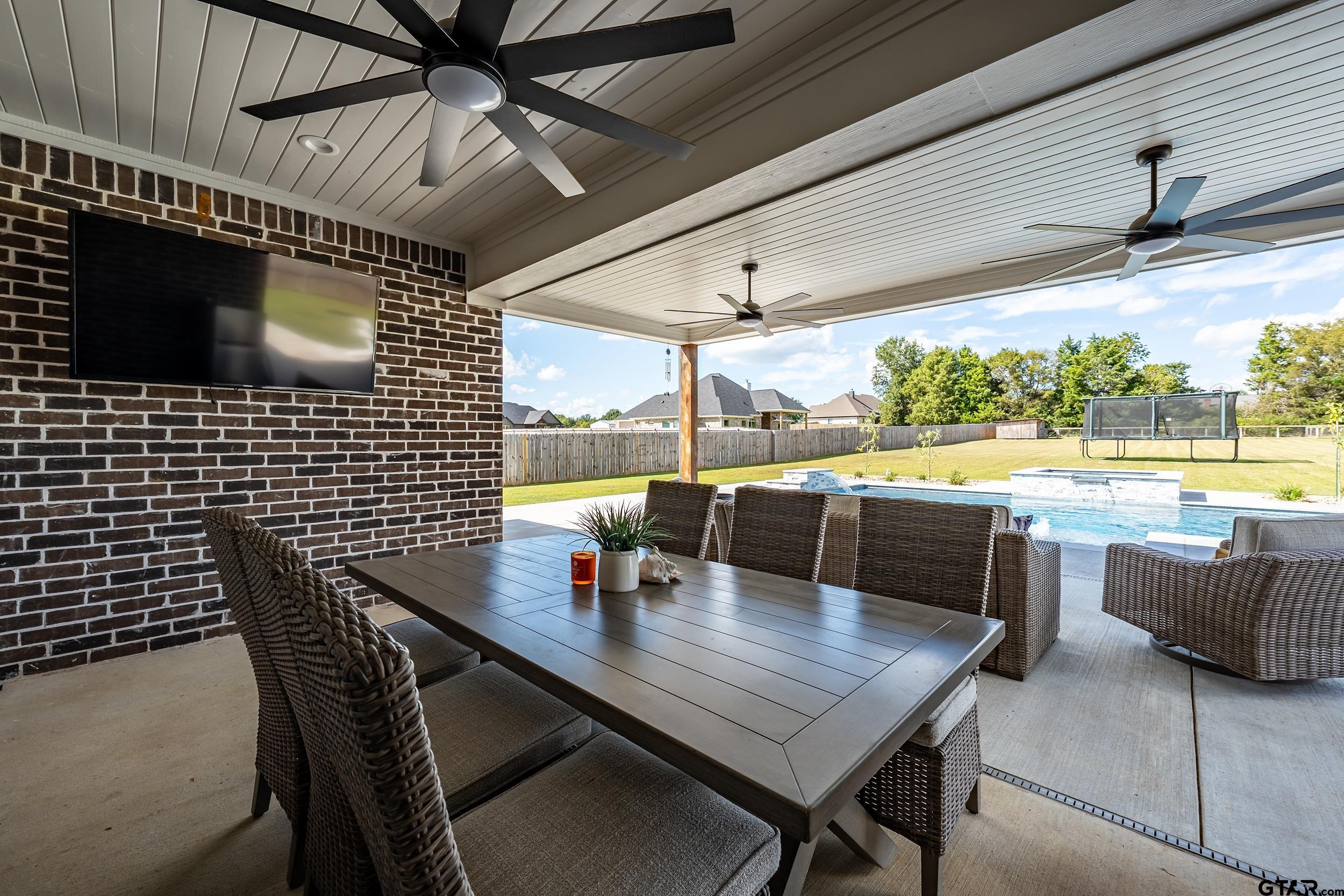 21849 Country Meadows