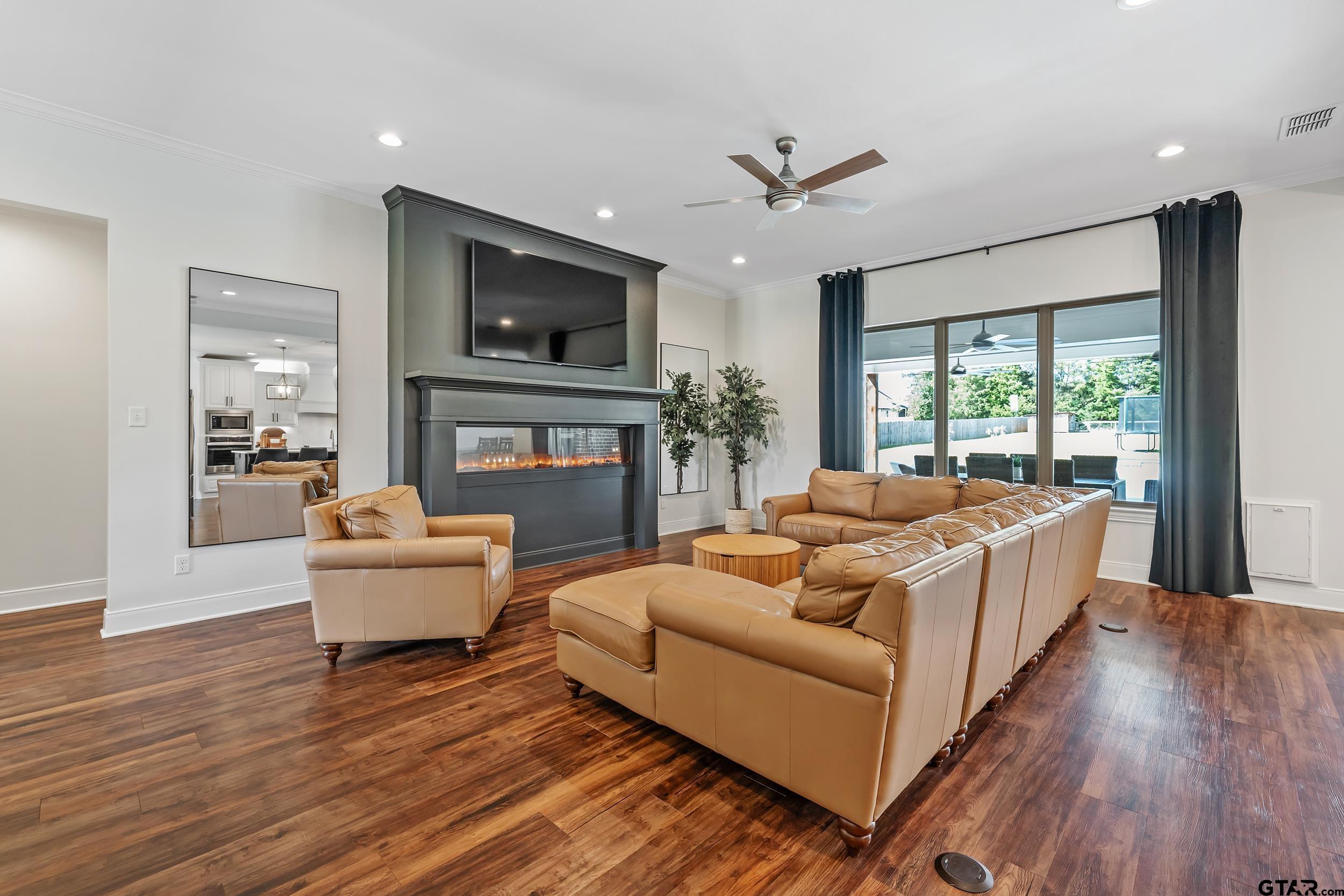 21849 Country Meadows