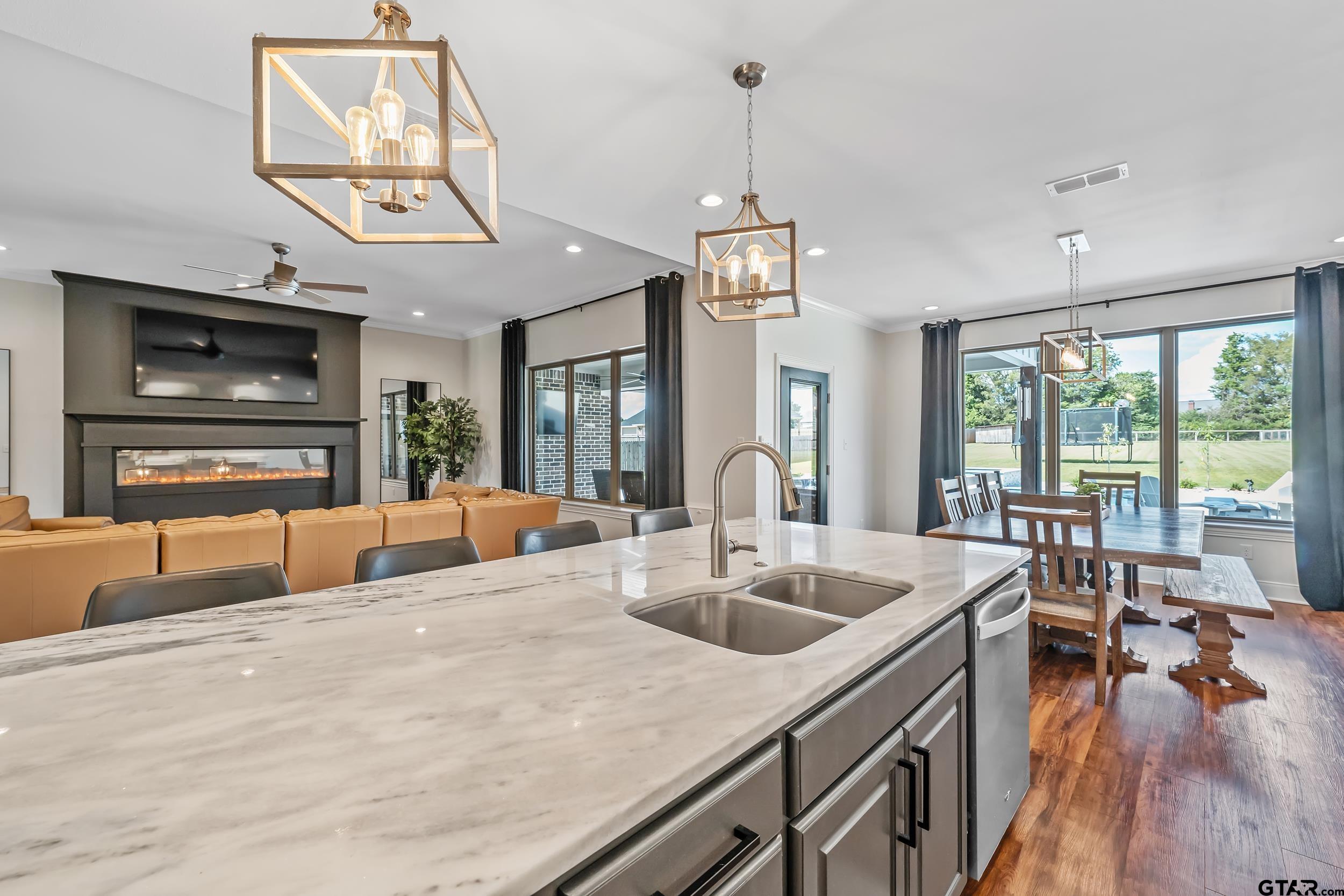 21849 Country Meadows