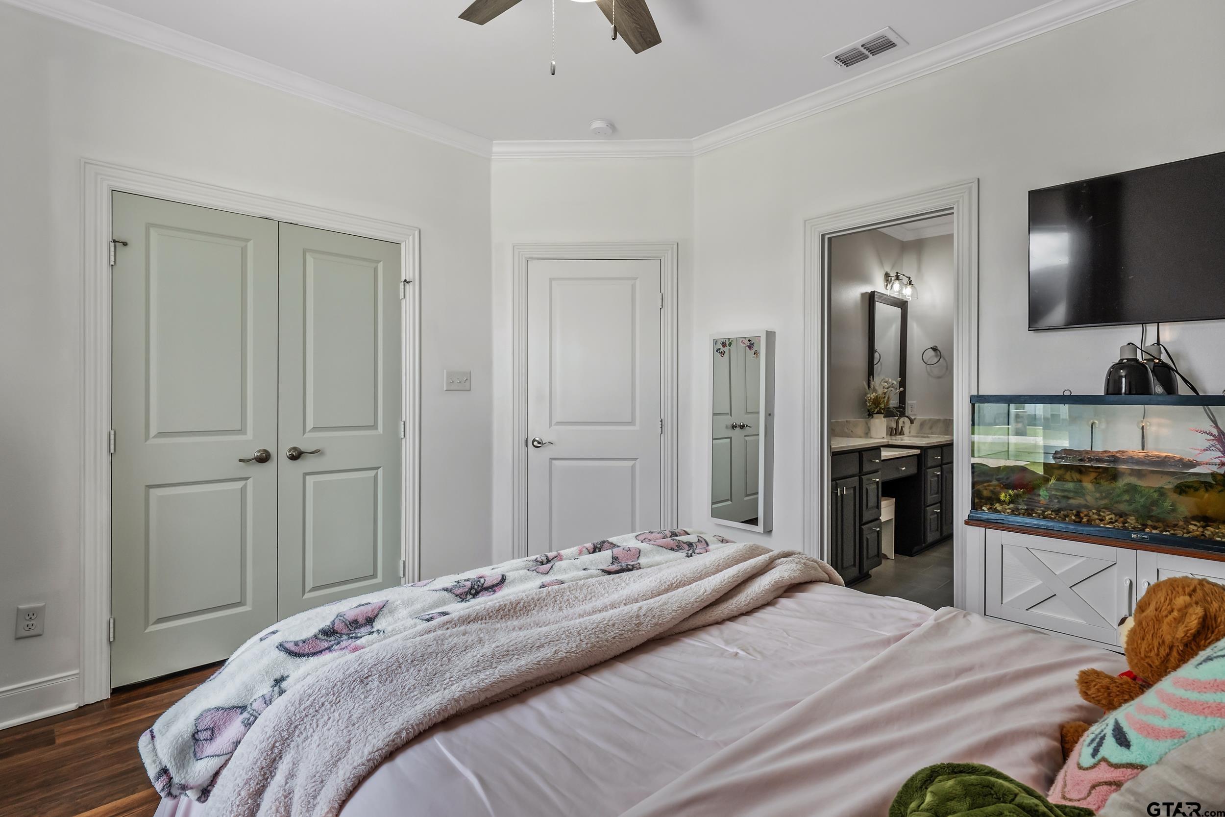21849 Country Meadows