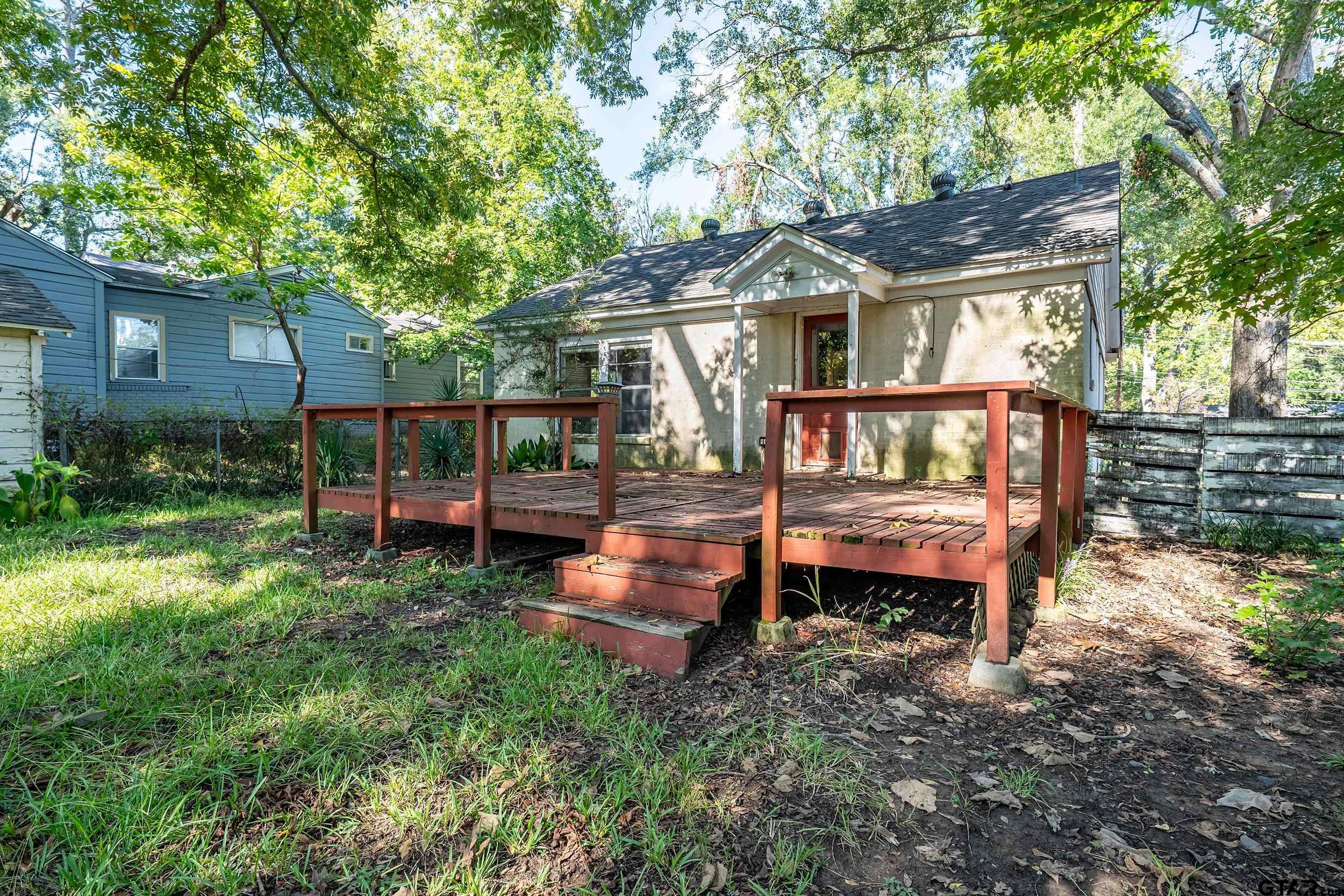 2622 Oak Ln