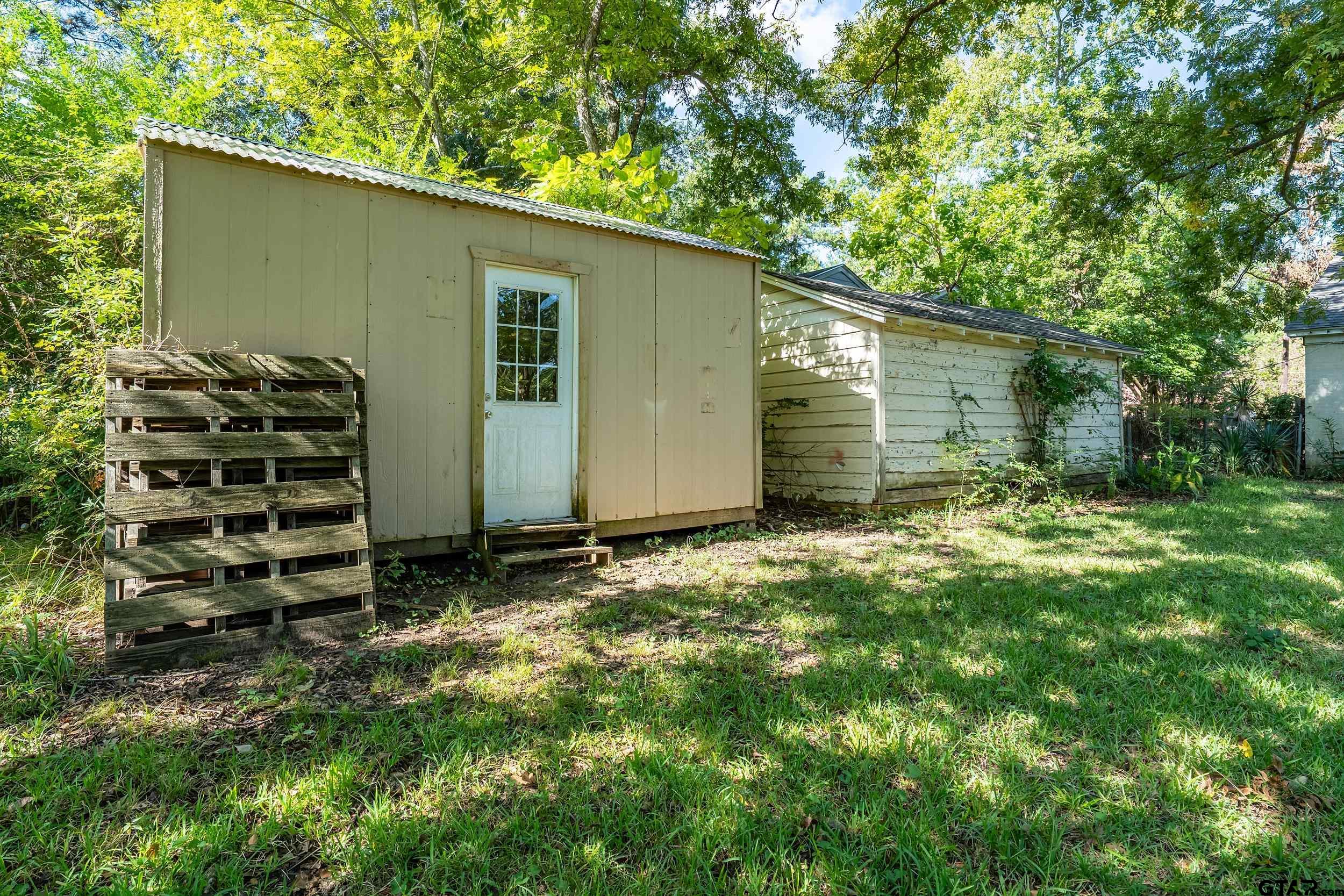 2622 Oak Ln