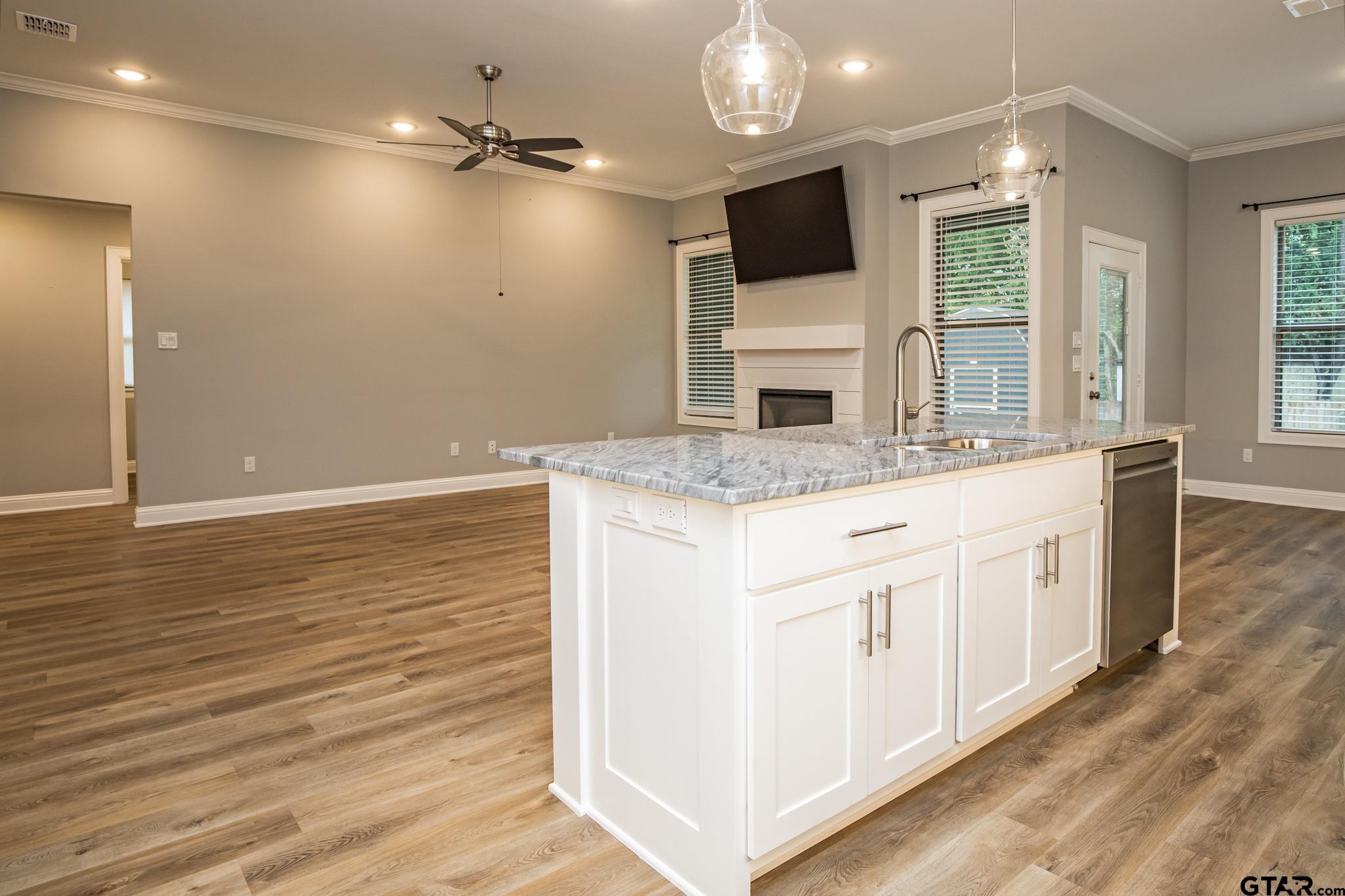 108 Amanda Ave