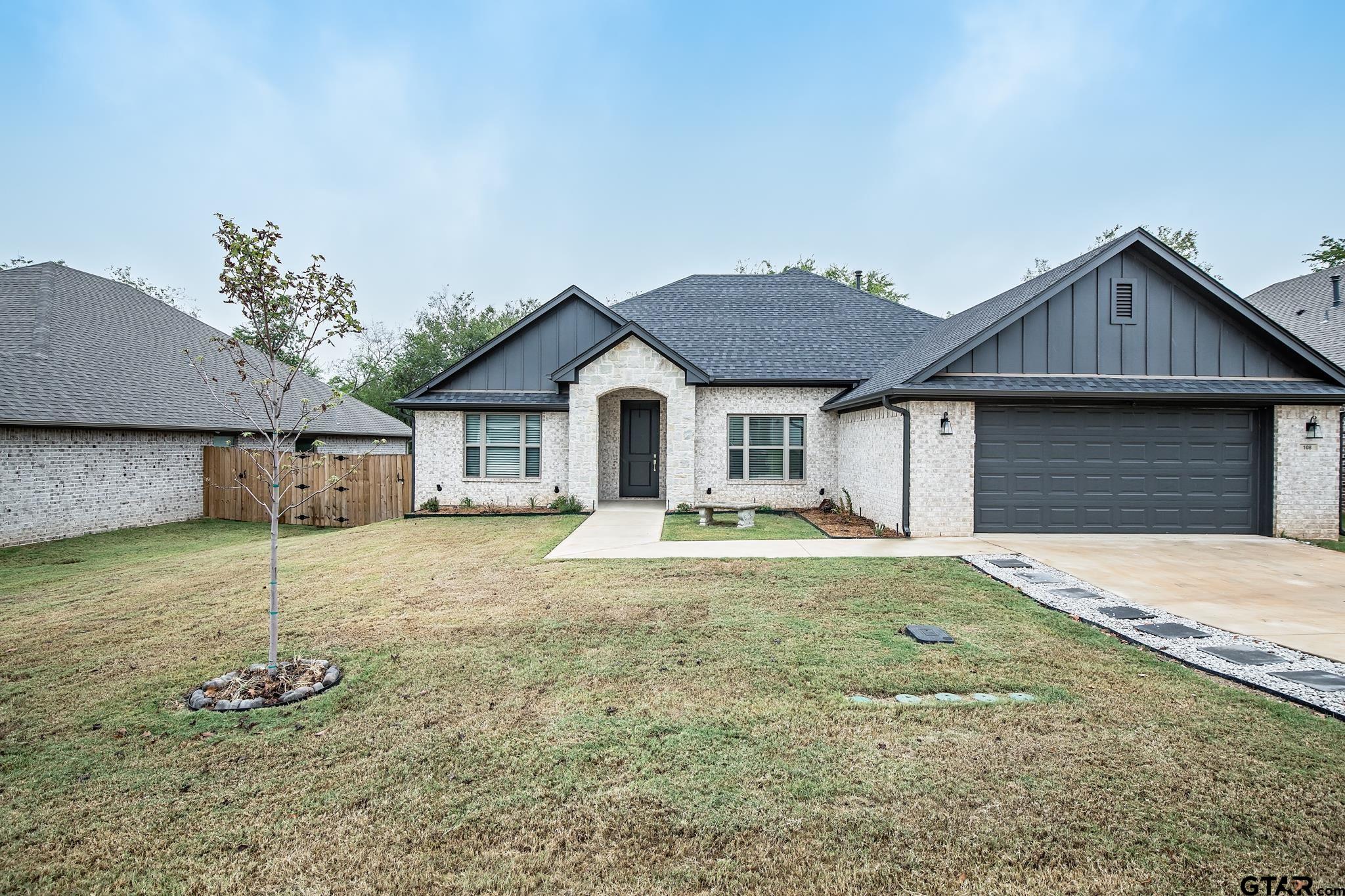 108 Amanda Ave