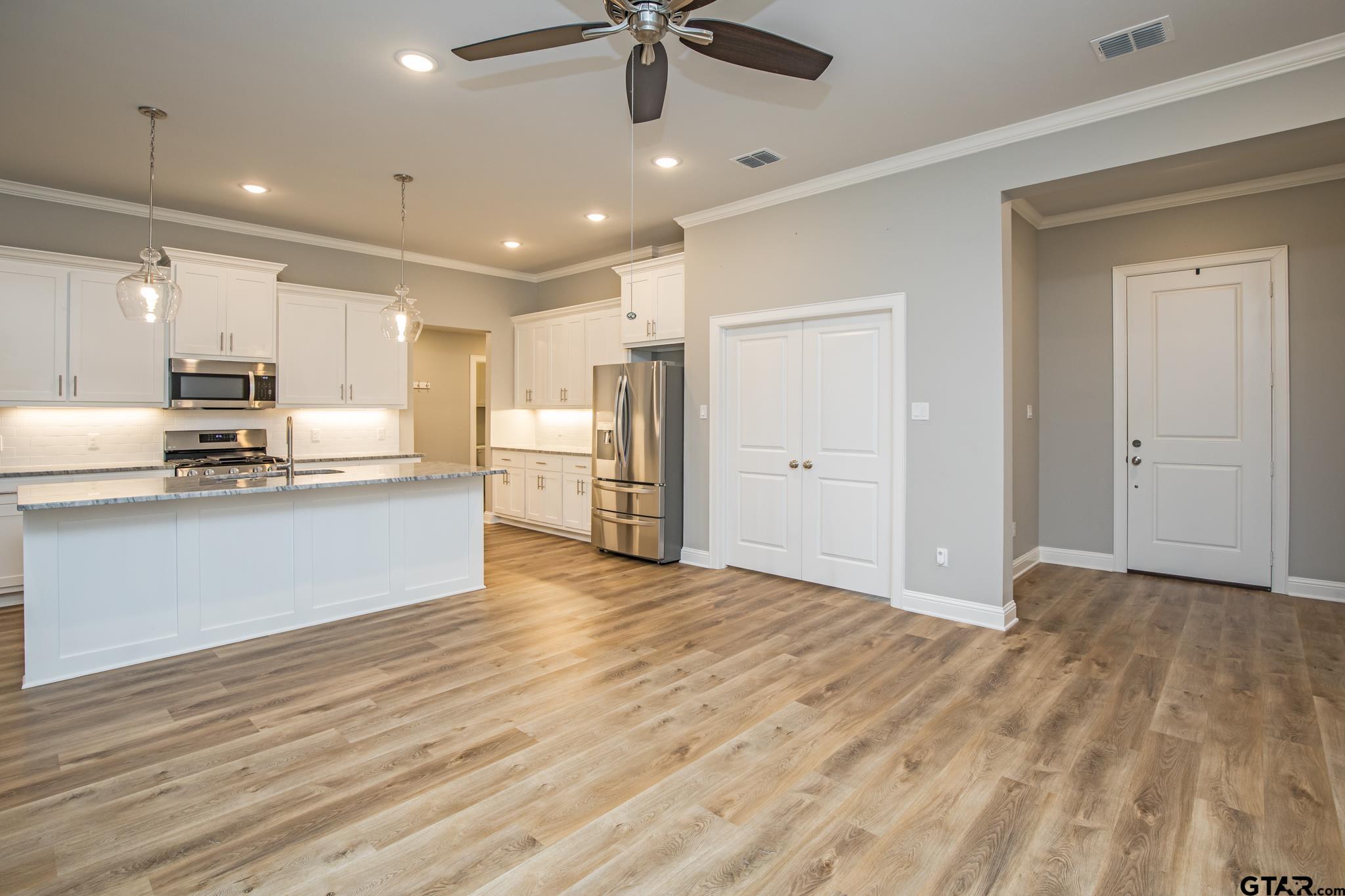 108 Amanda Ave