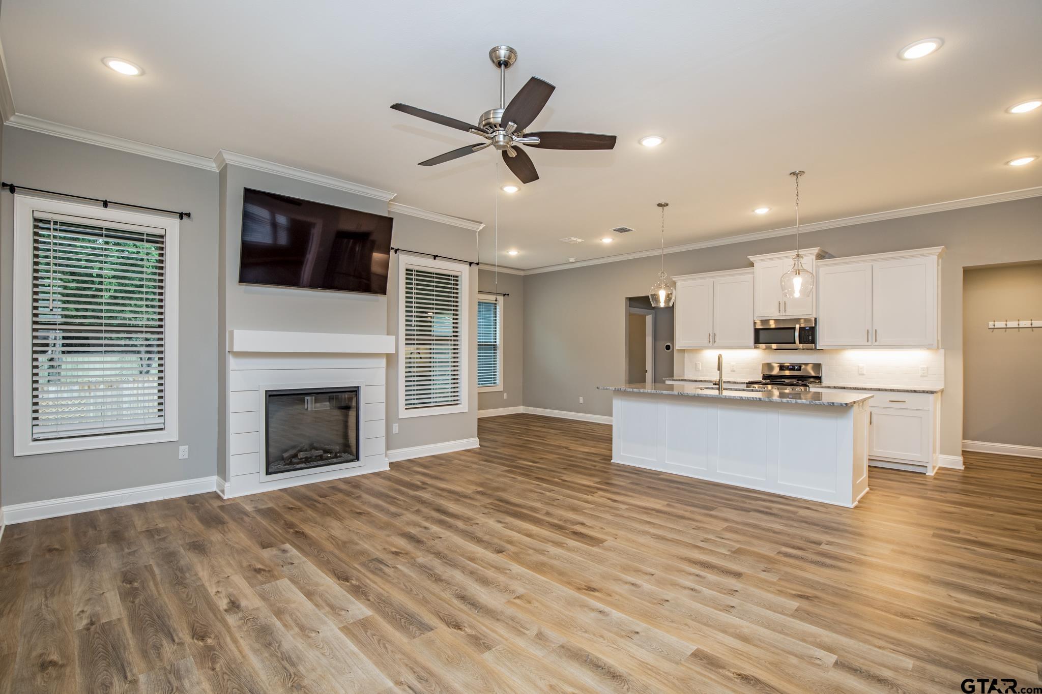108 Amanda Ave