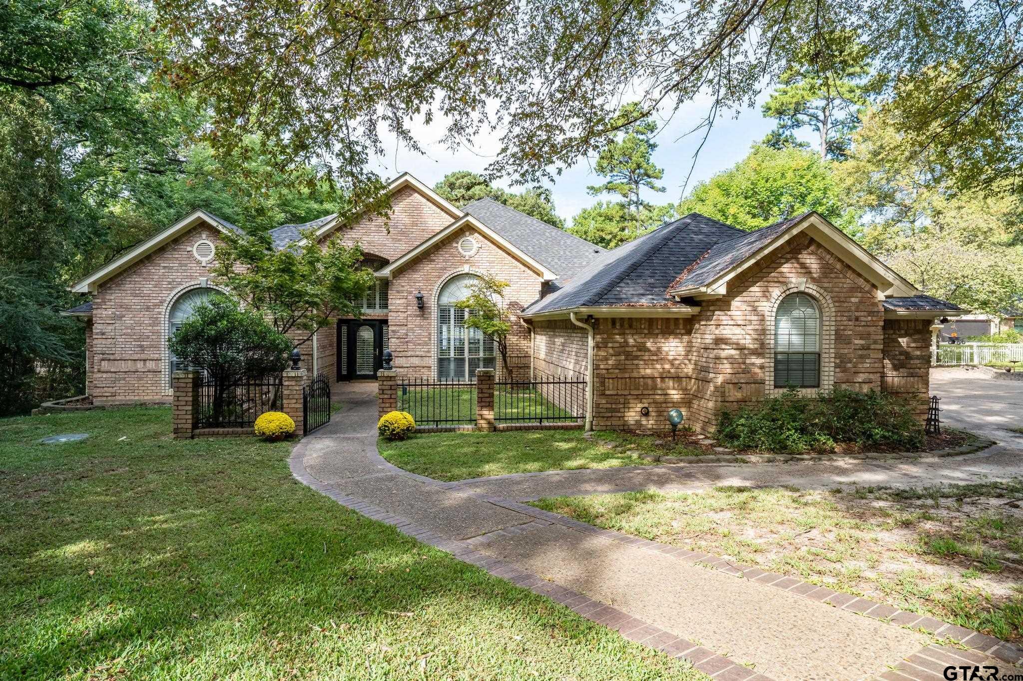 18004 Lookout Valley