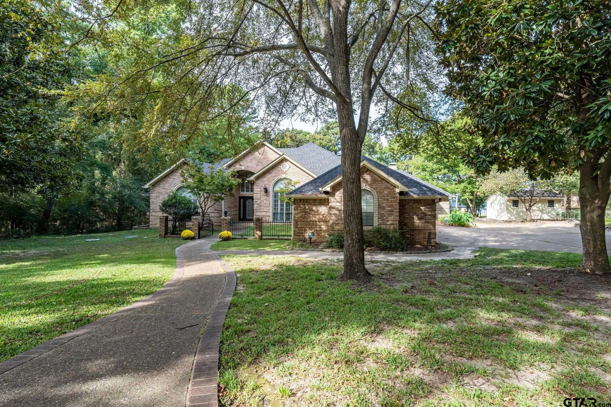 18004 Lookout Valley