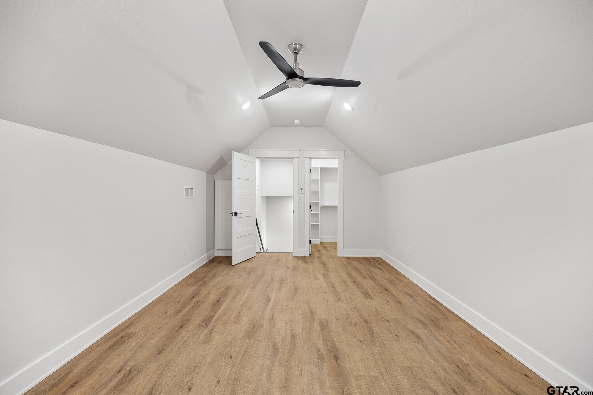 19383 Ridge Point Cir