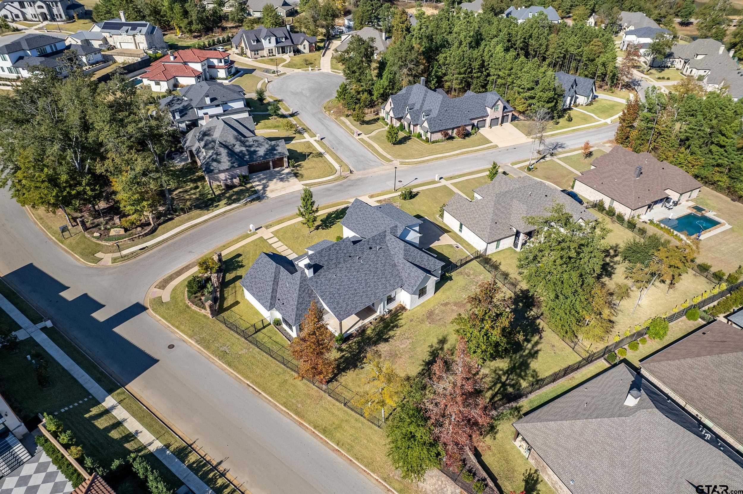 7580 Northlake Drive