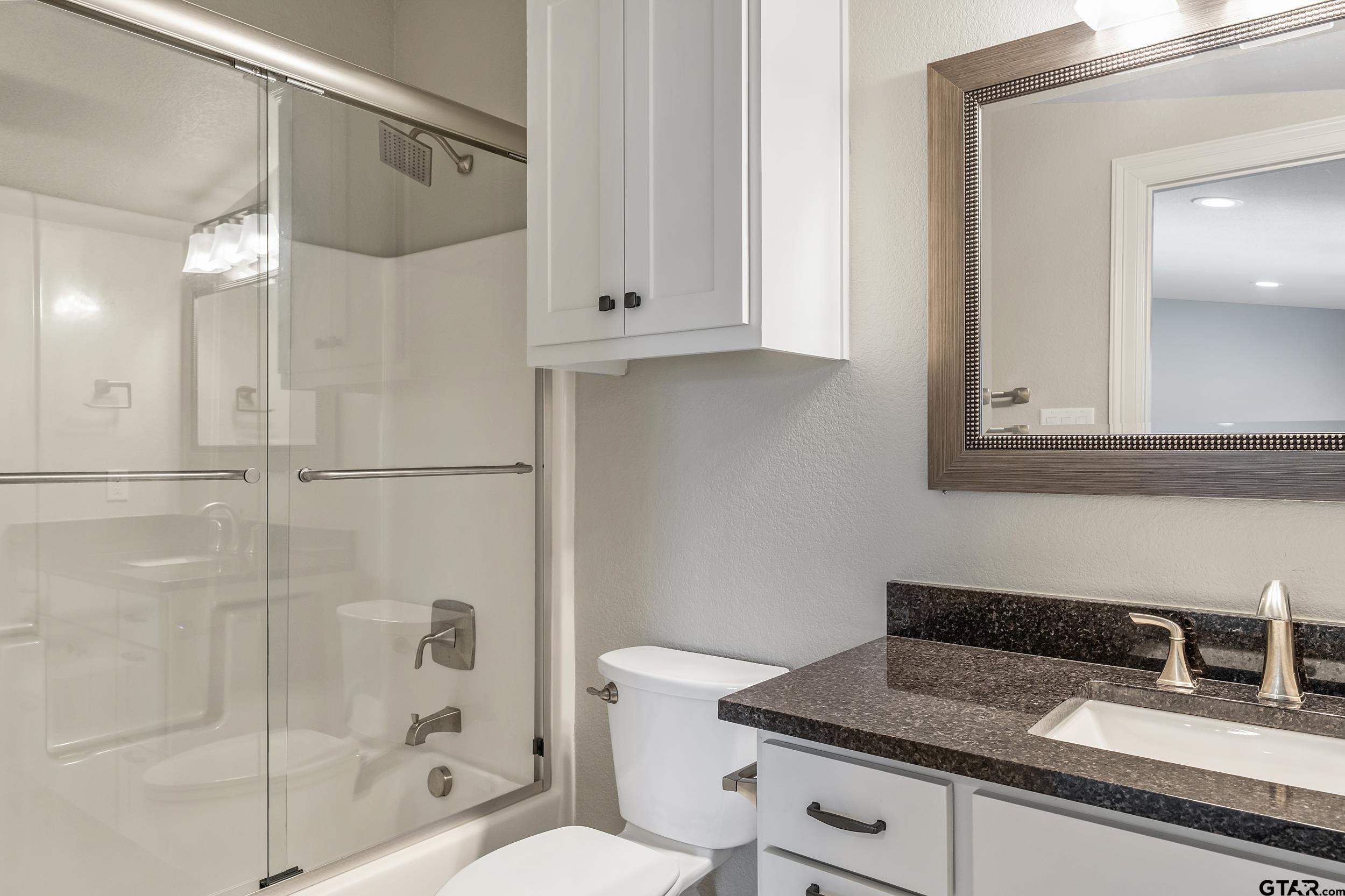 7580 Northlake Drive