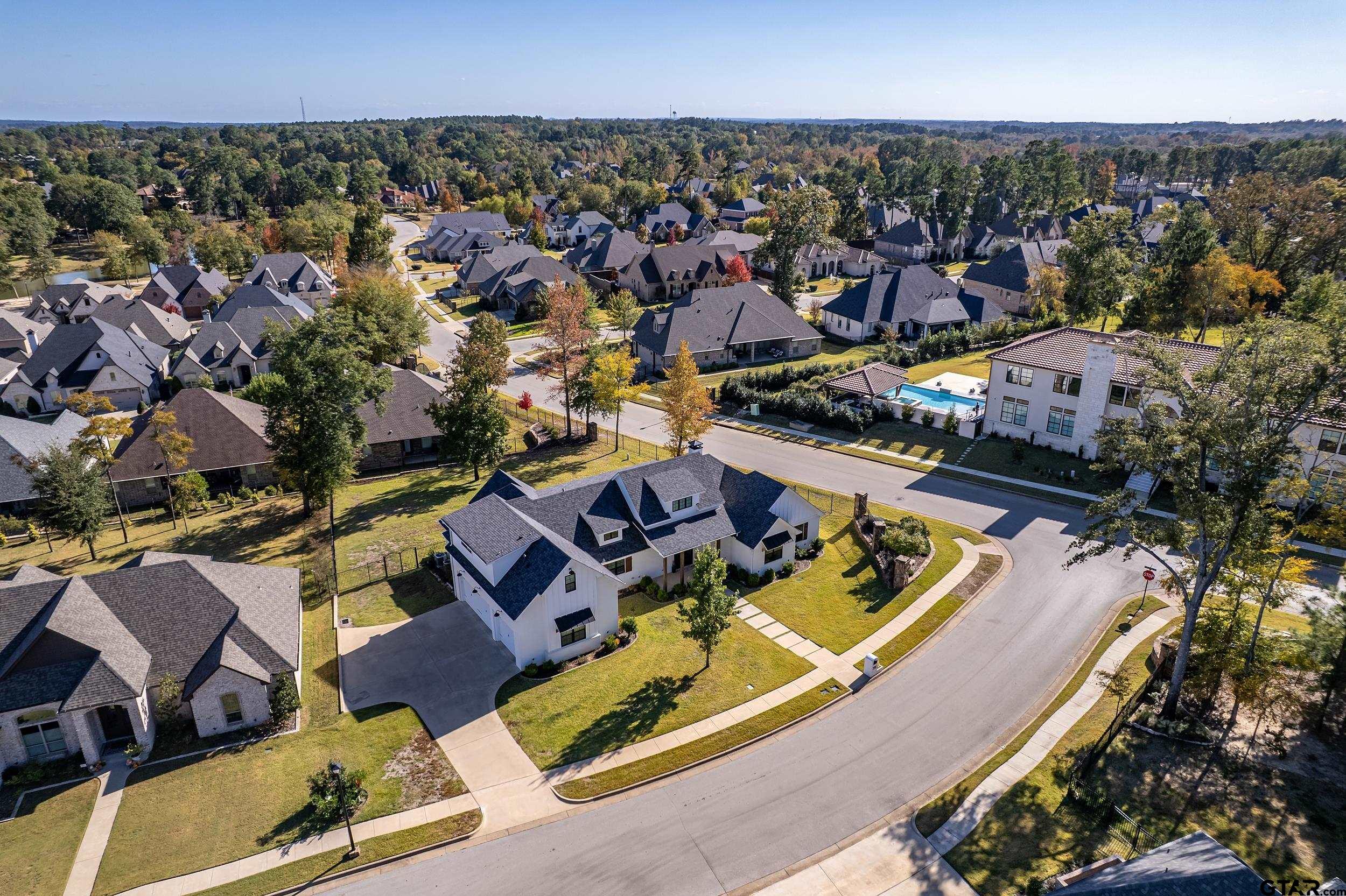 7580 Northlake Drive