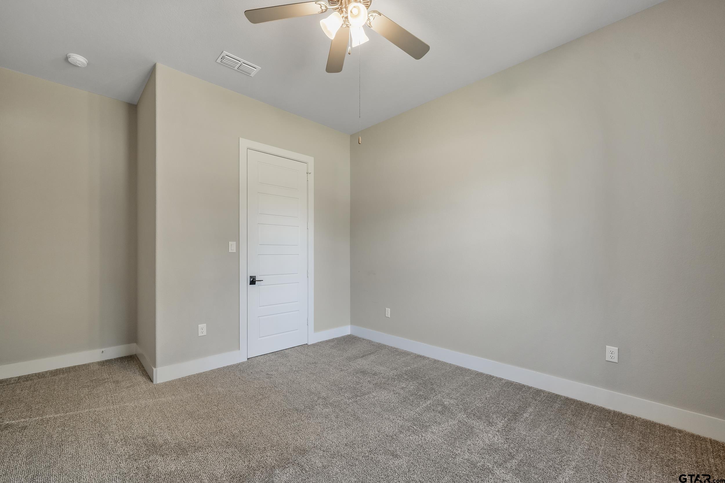 7580 Northlake Drive