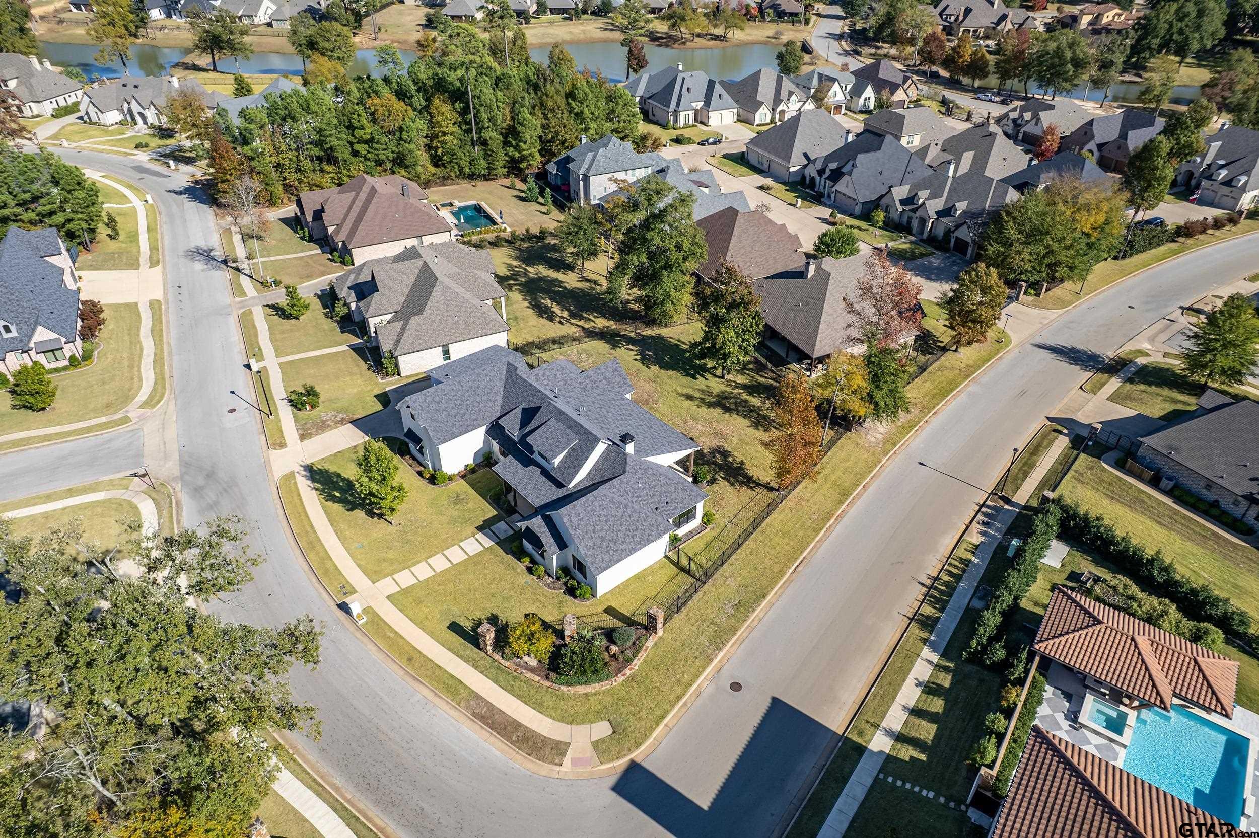 7580 Northlake Drive