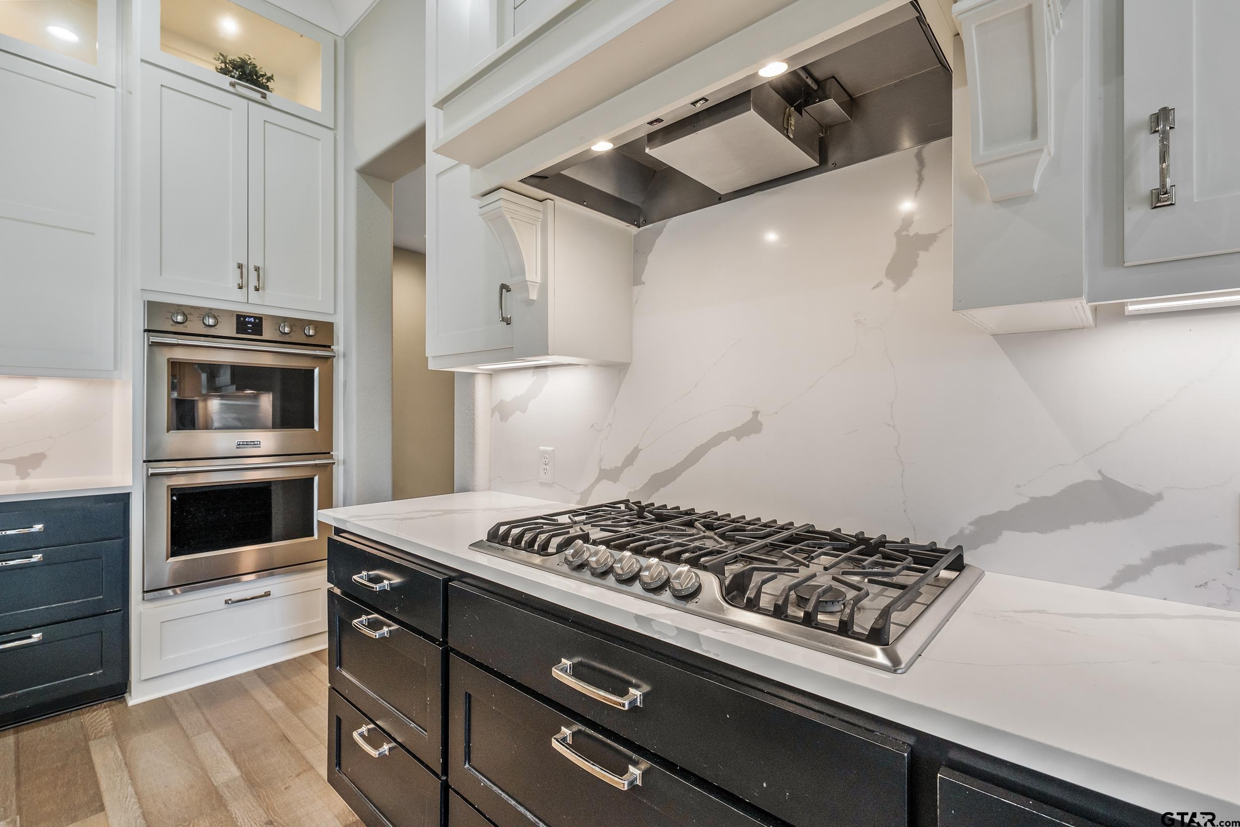 7580 Northlake Drive