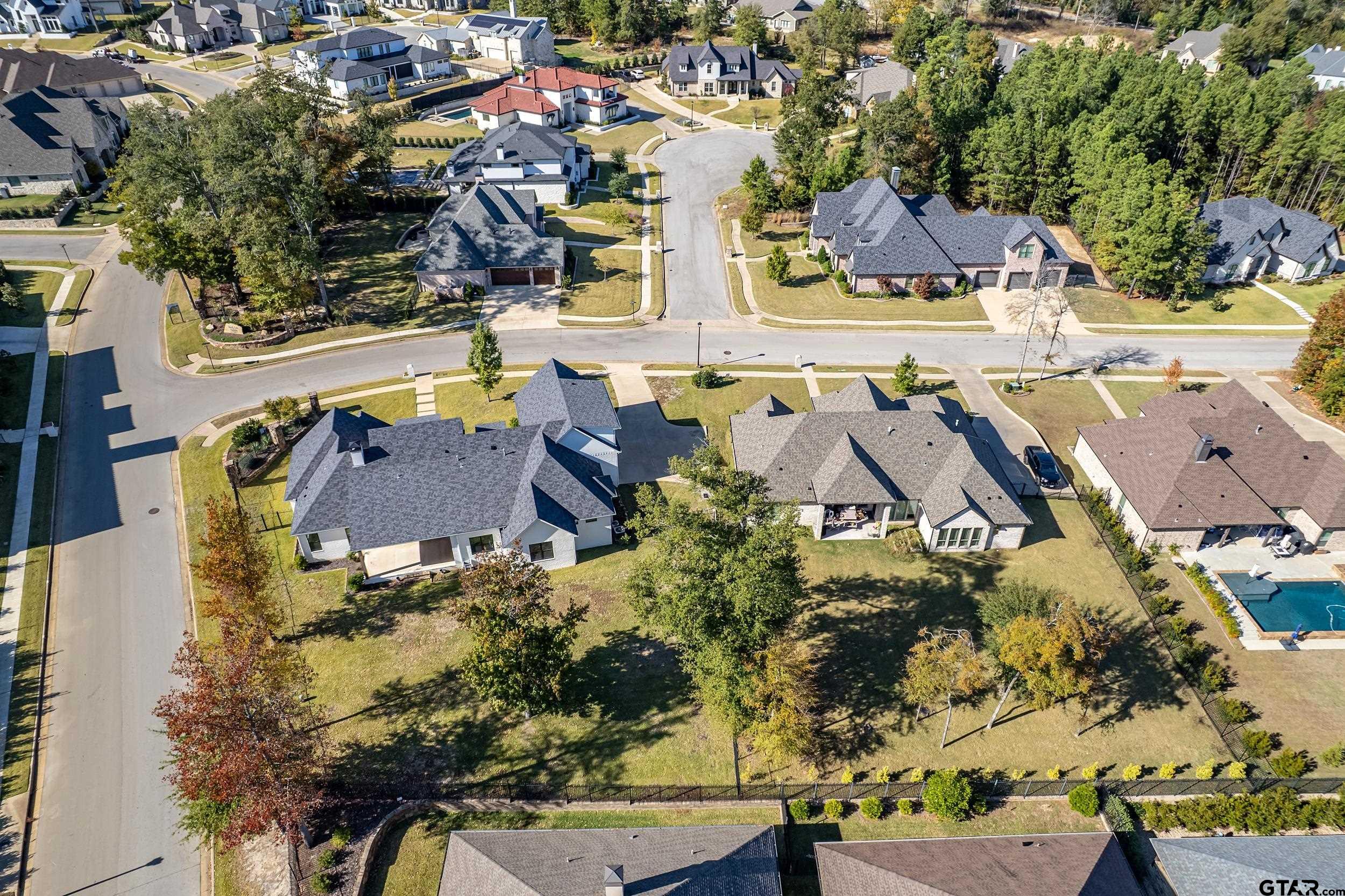 7580 Northlake Drive