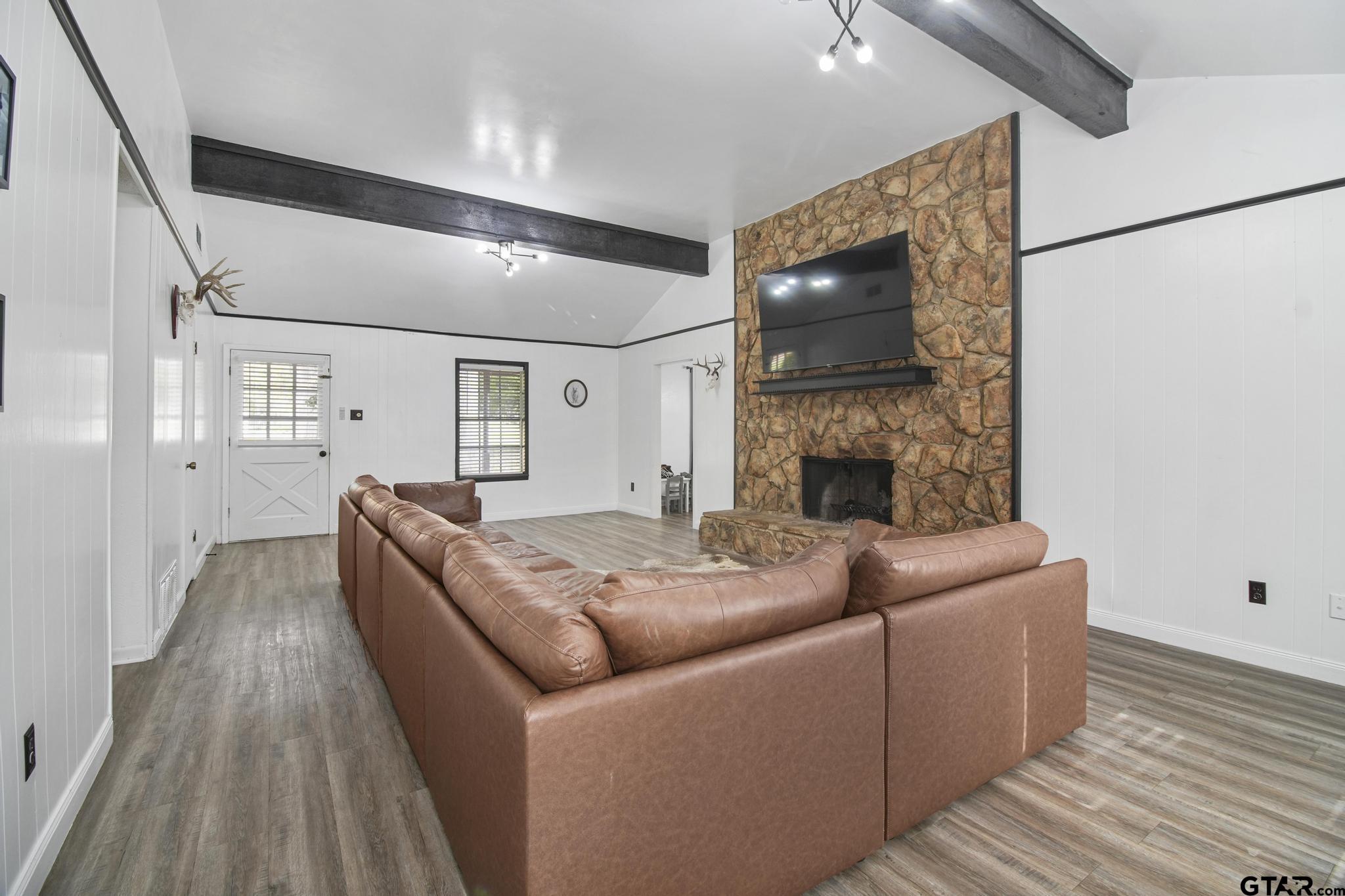 220 An County Road 3732