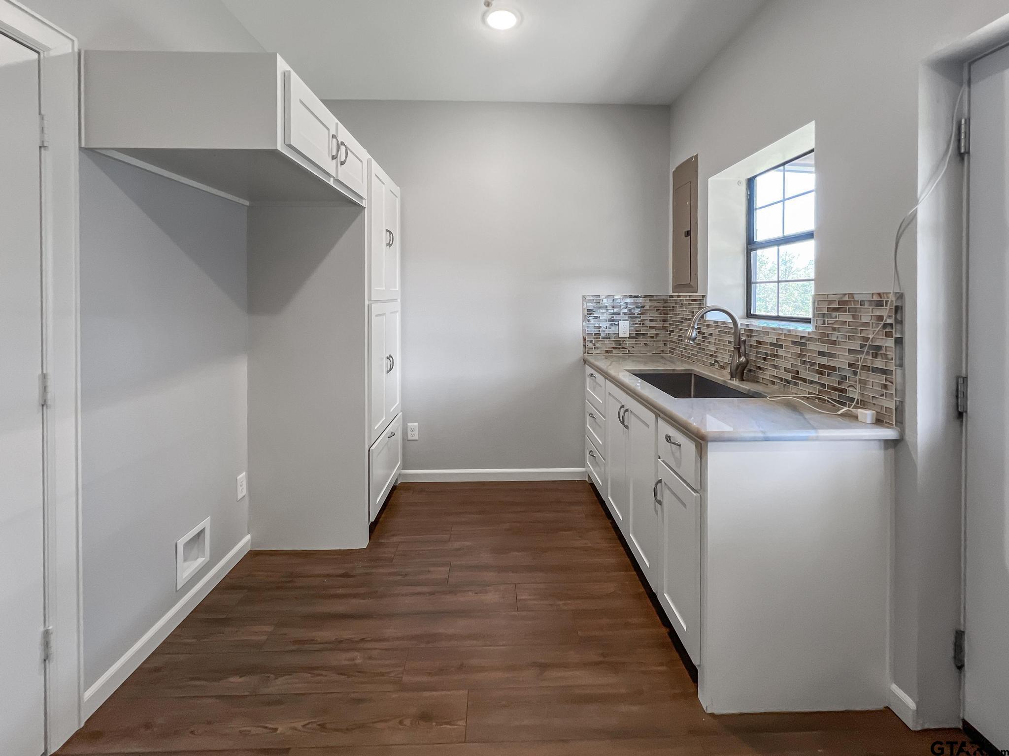 11510 Kitty Hawk